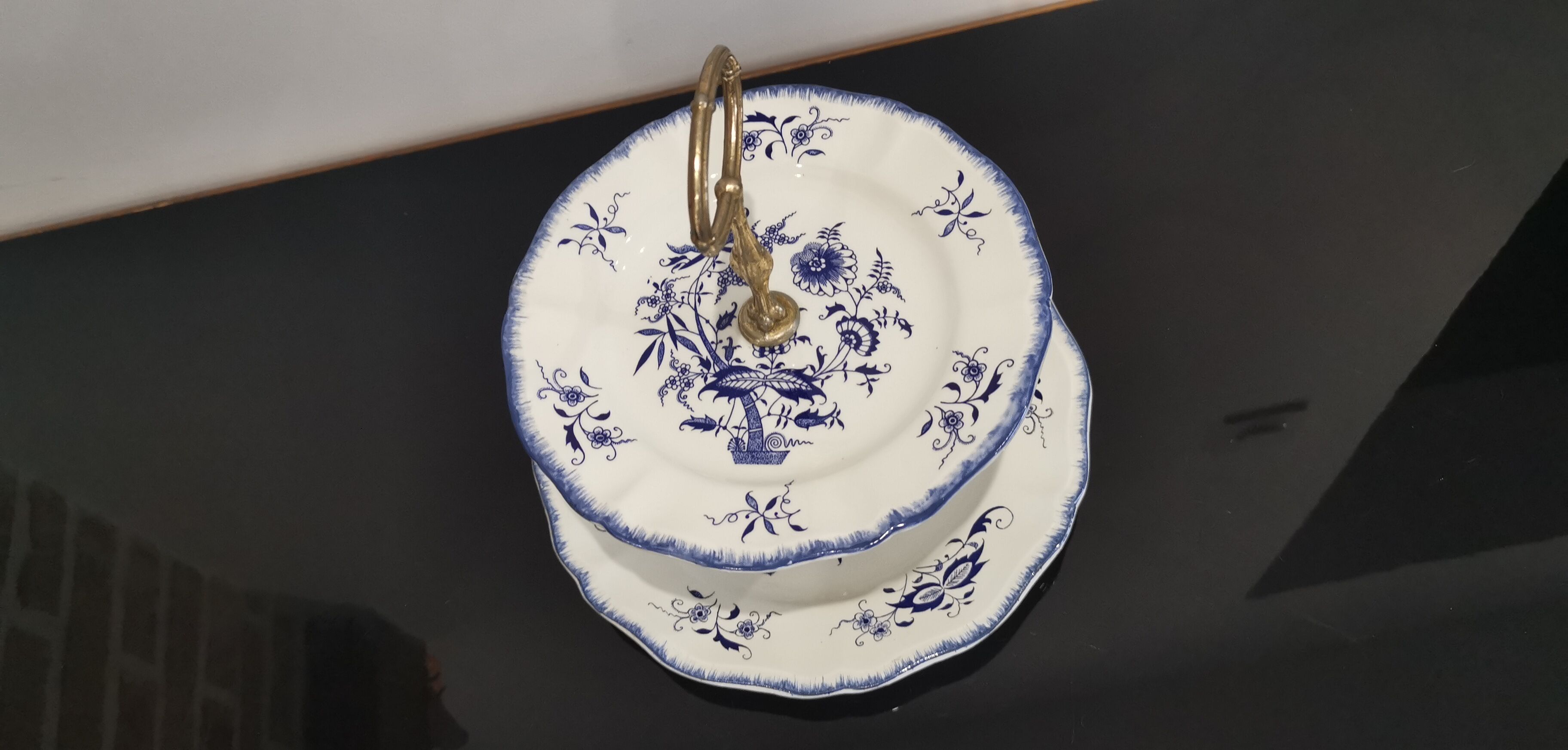 Porcelain cake display Sarreguemines Lancaster model