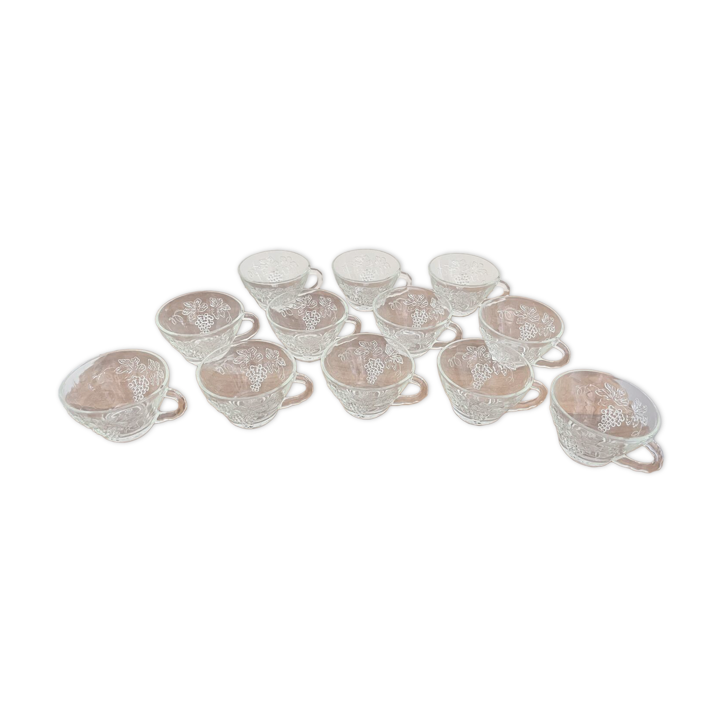 Set of 12 vintage grape mugs