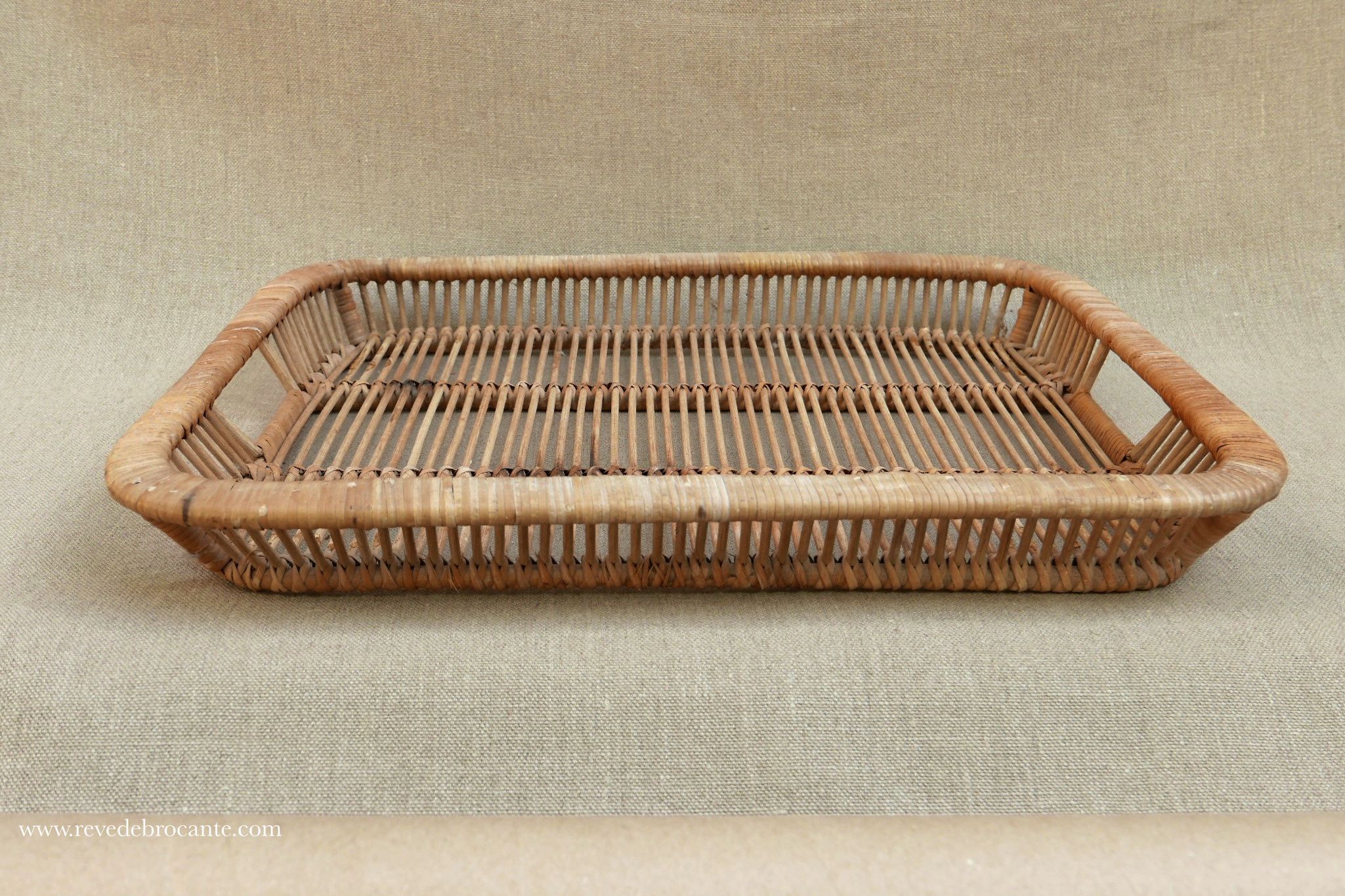 Wicker tray