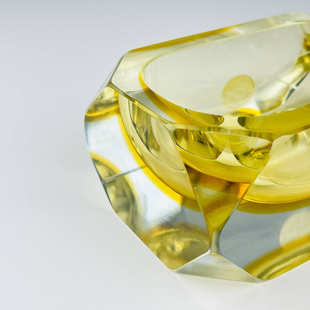 Original yellow Murano glass ashtray by Bucella Cristalli Murano, 1970s.