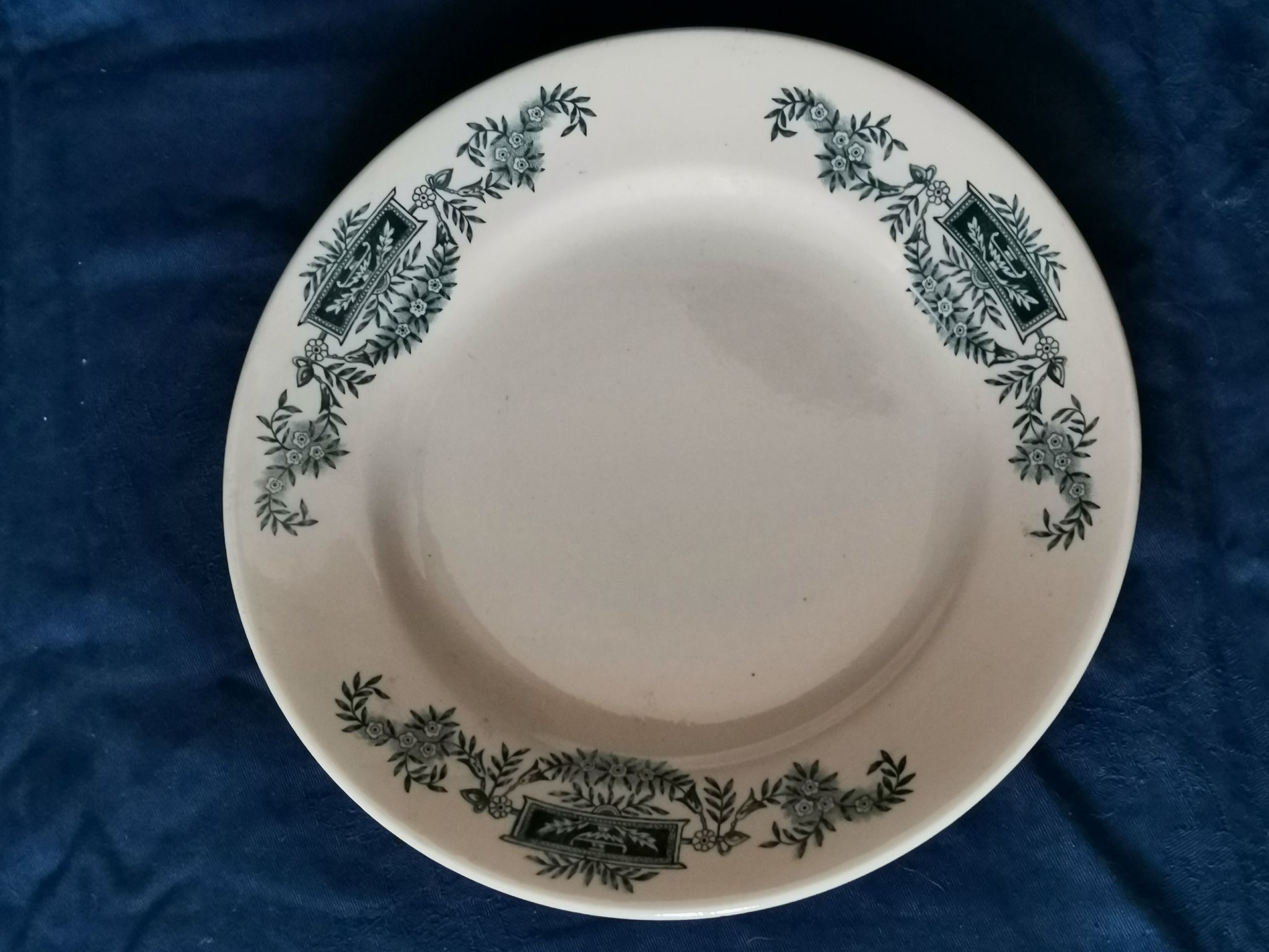 Lot of 6 half-hollow plates in Longchamp iron earth
