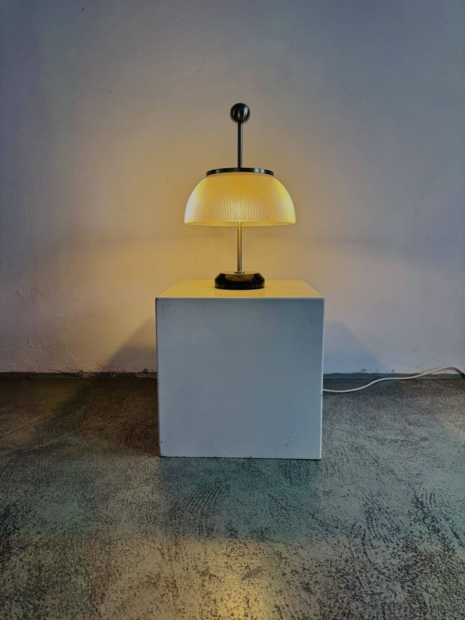 Lampe de table 'Alfa' avec base en marbre par Sergio Mazza pour Artemide, Italie, réédition des années 1950.