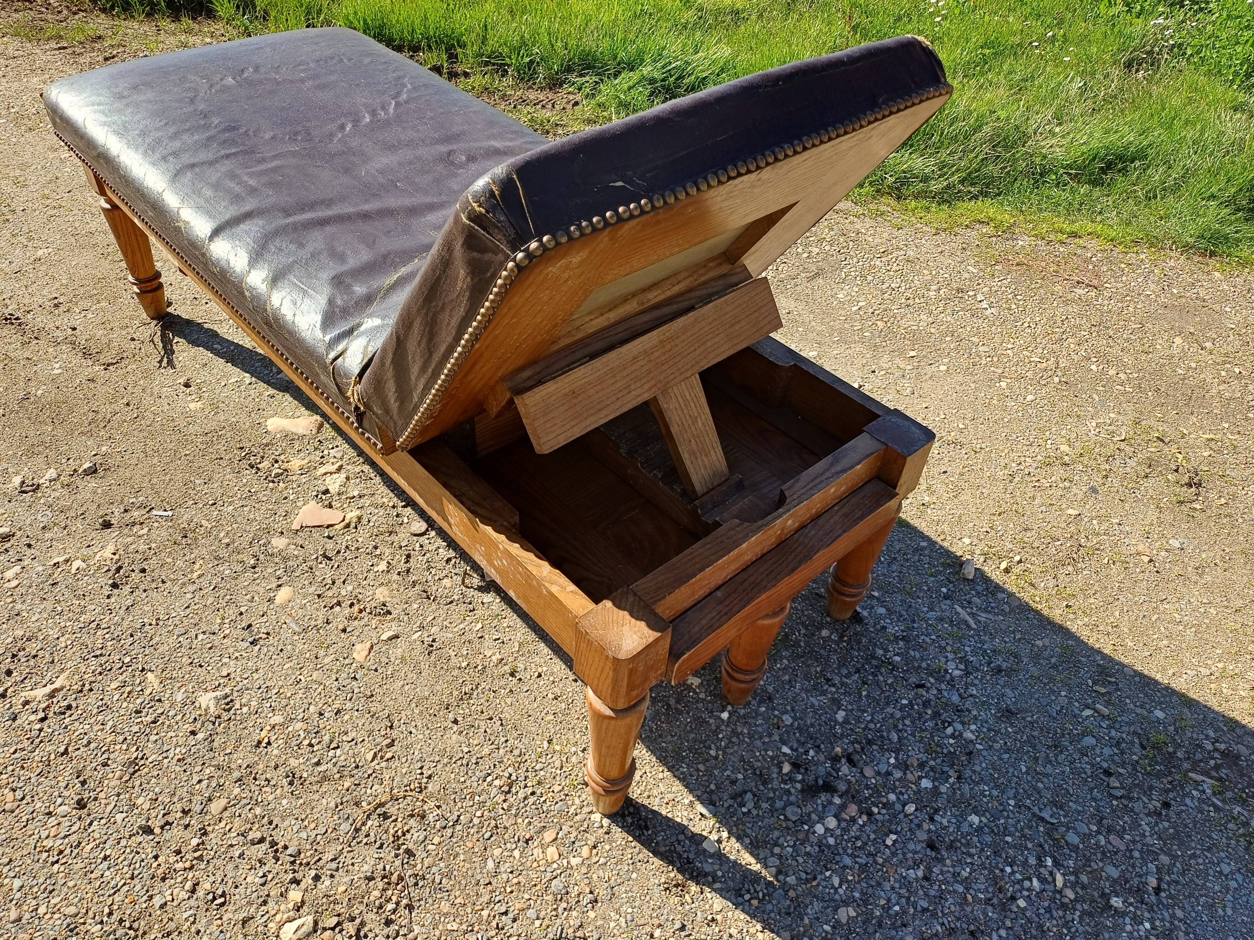 Doctor's bench oak and leather 19th