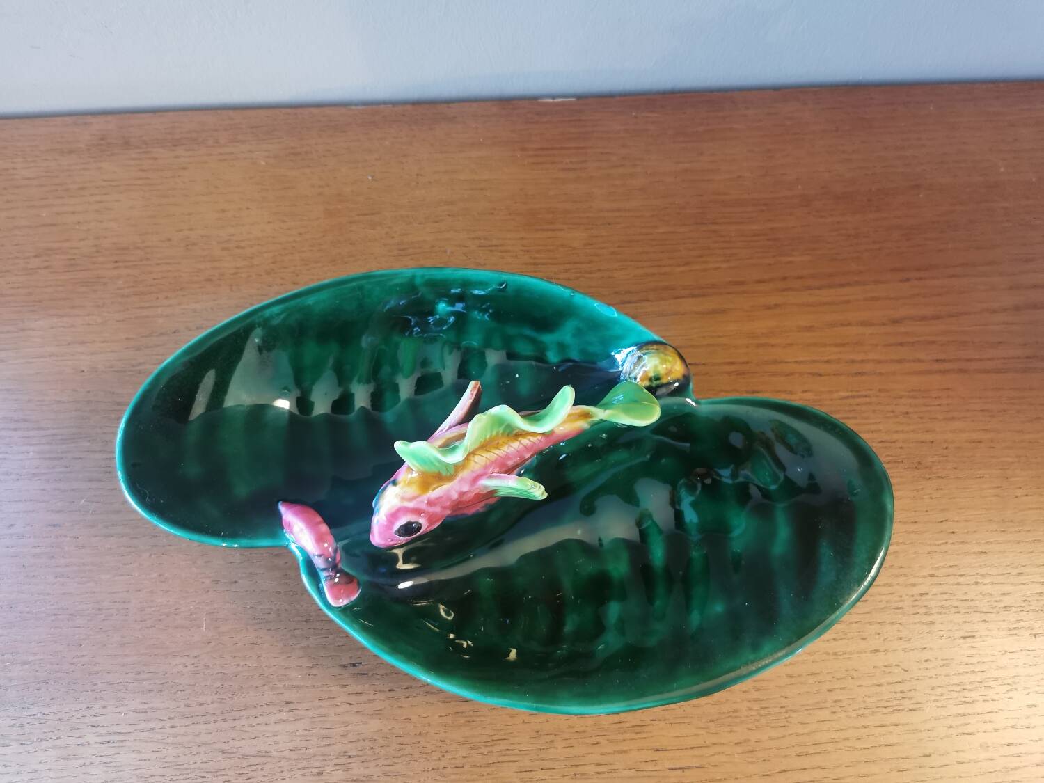 Vallauris fish slip dish with 2 compartments