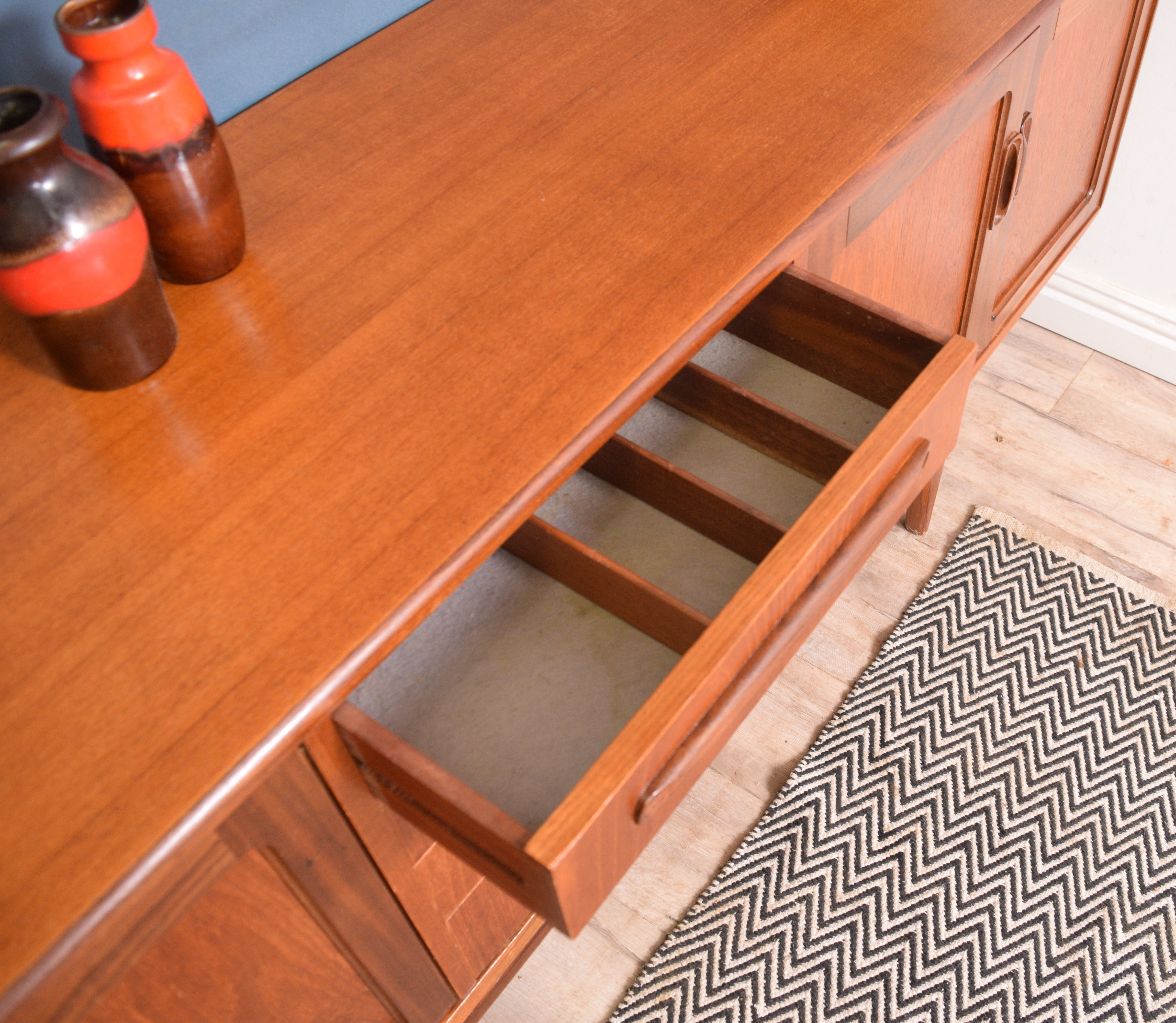 Enfilade par Viktor Wilkins