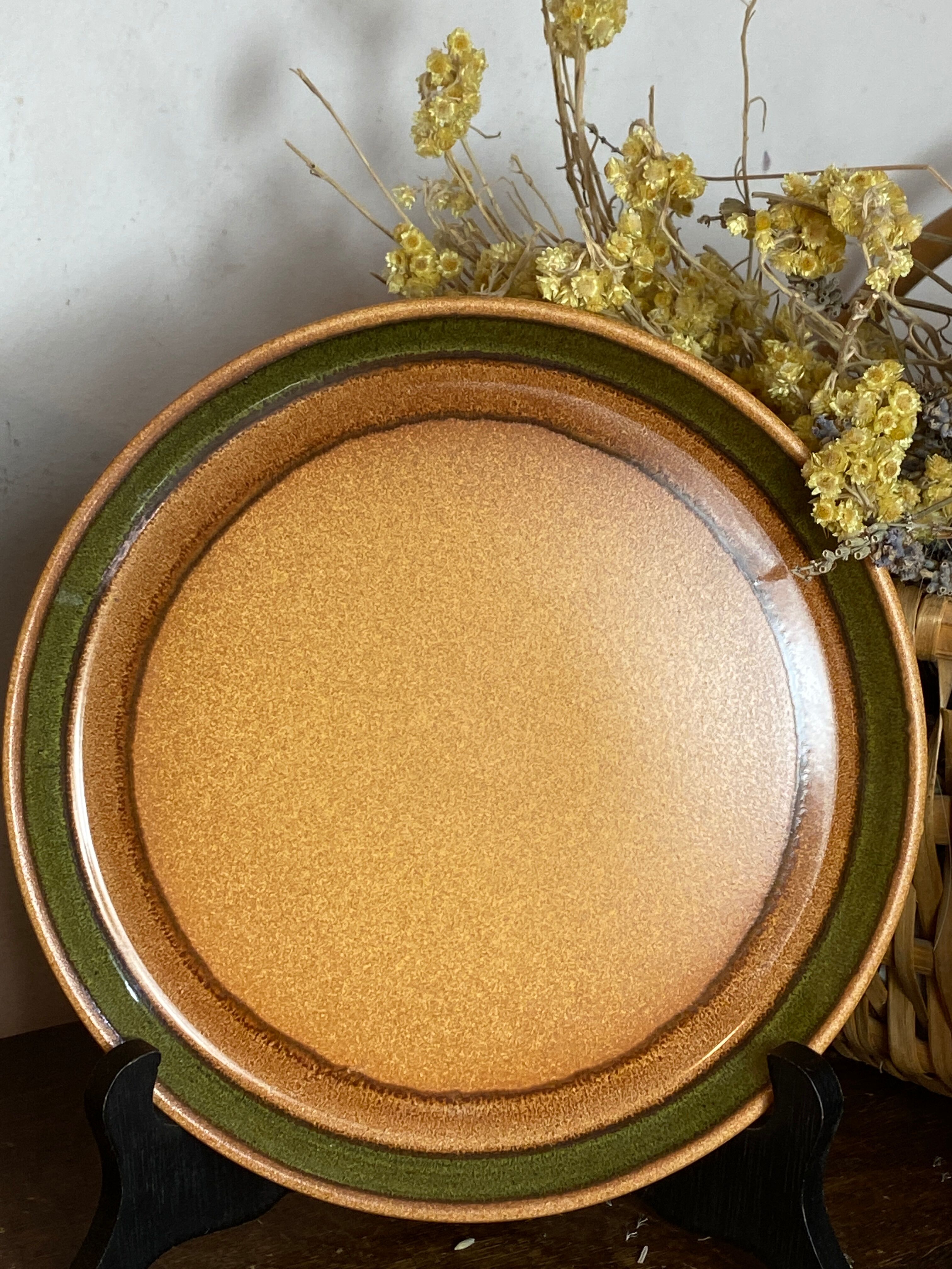 Stoneware dessert plates