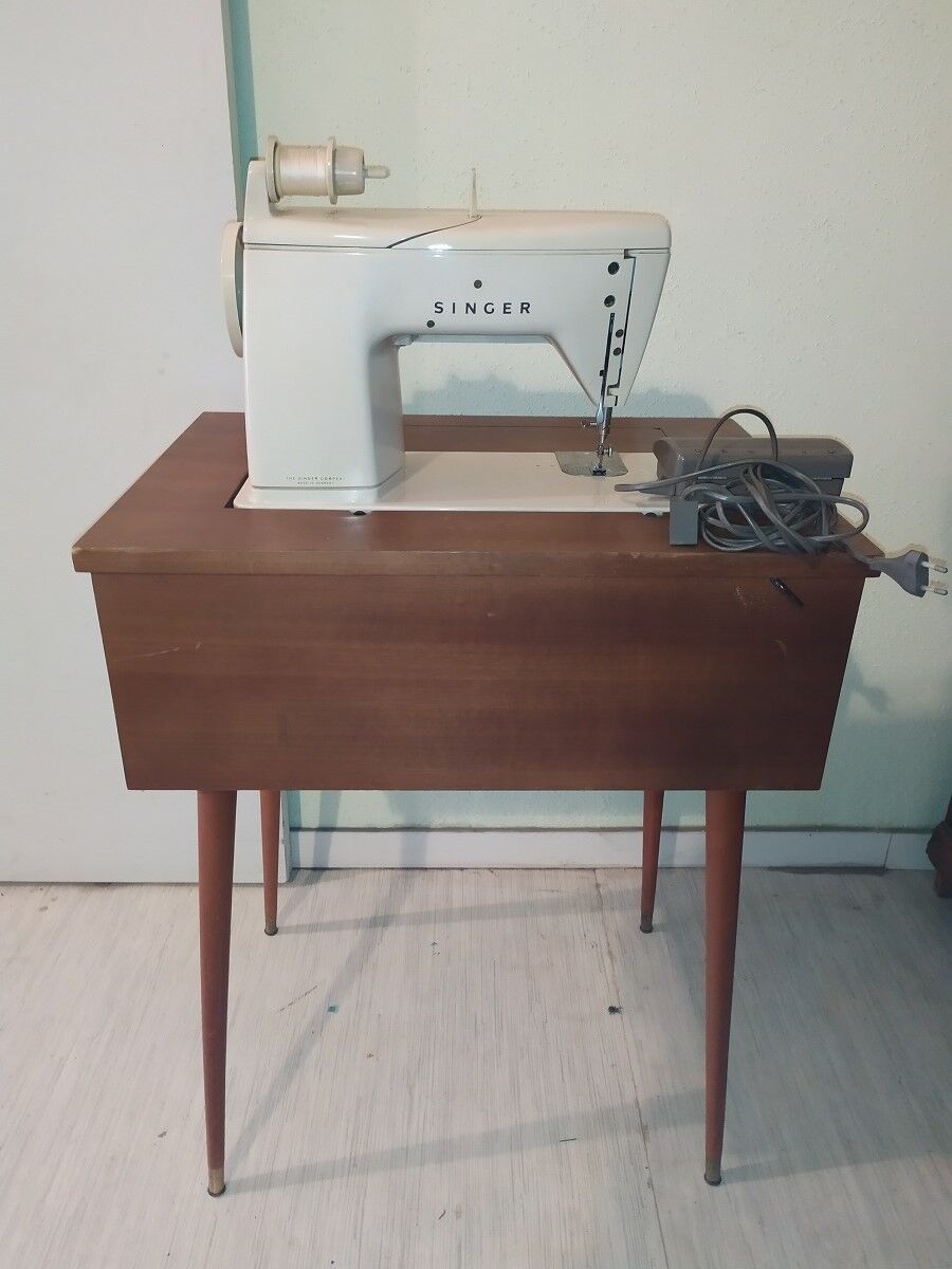 Furniture singer 700 and sewing machine