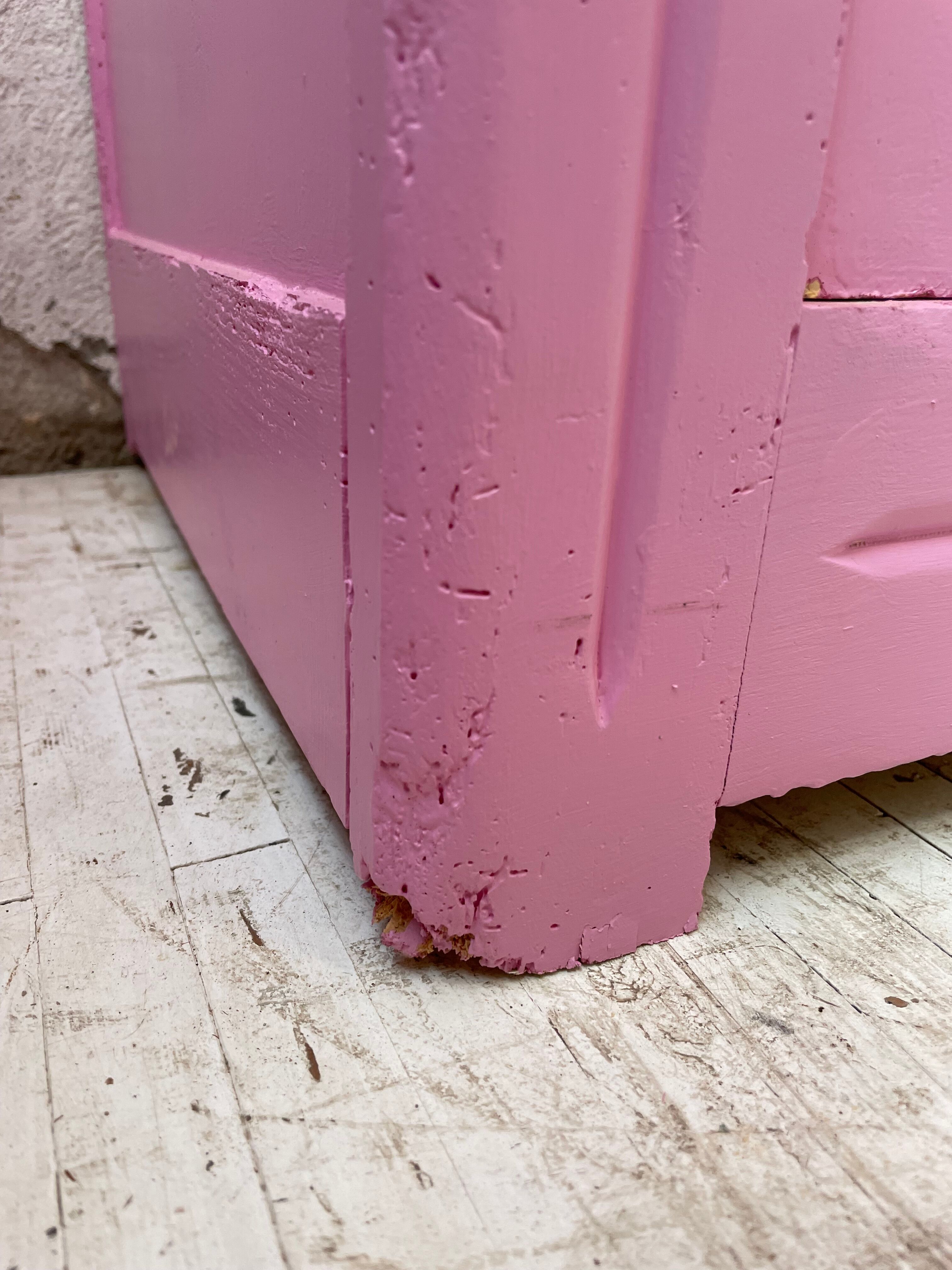 Pink knitted cabinet