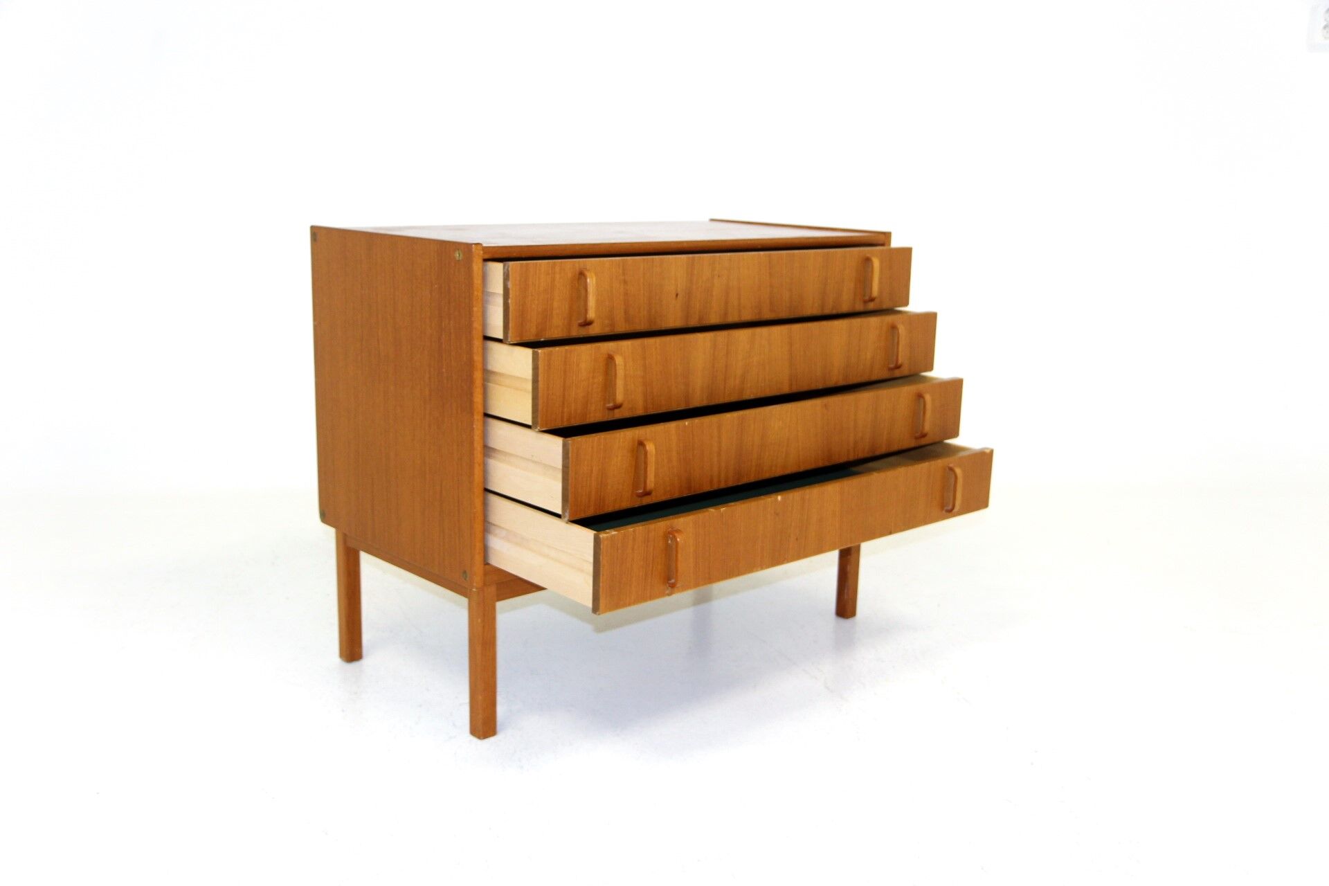 Commode scandinave en teck Bodafors Suède 1960