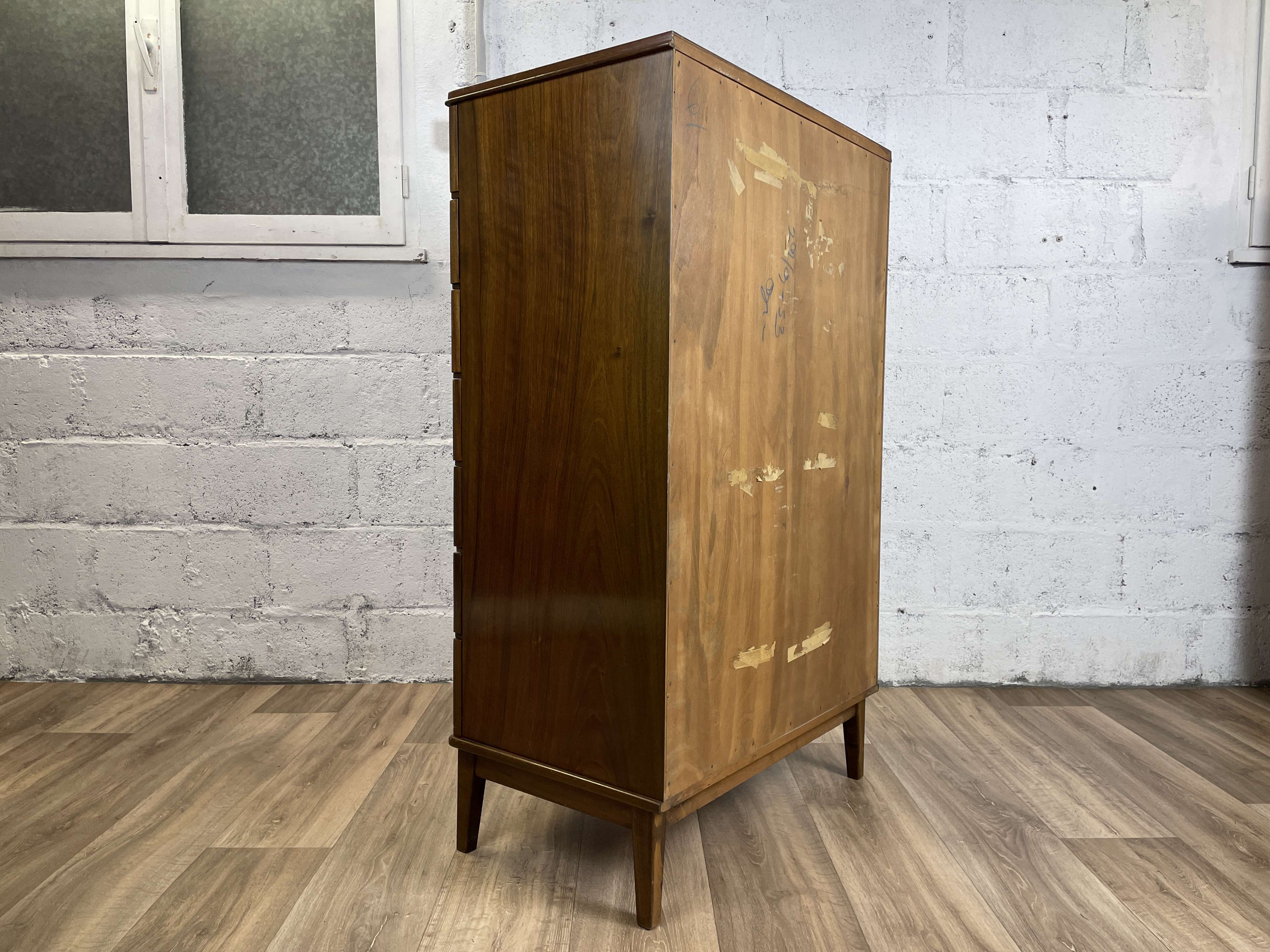 Curved face chest of drawers 7 drawers Scandinavian vintage lacquered walnut, 60s