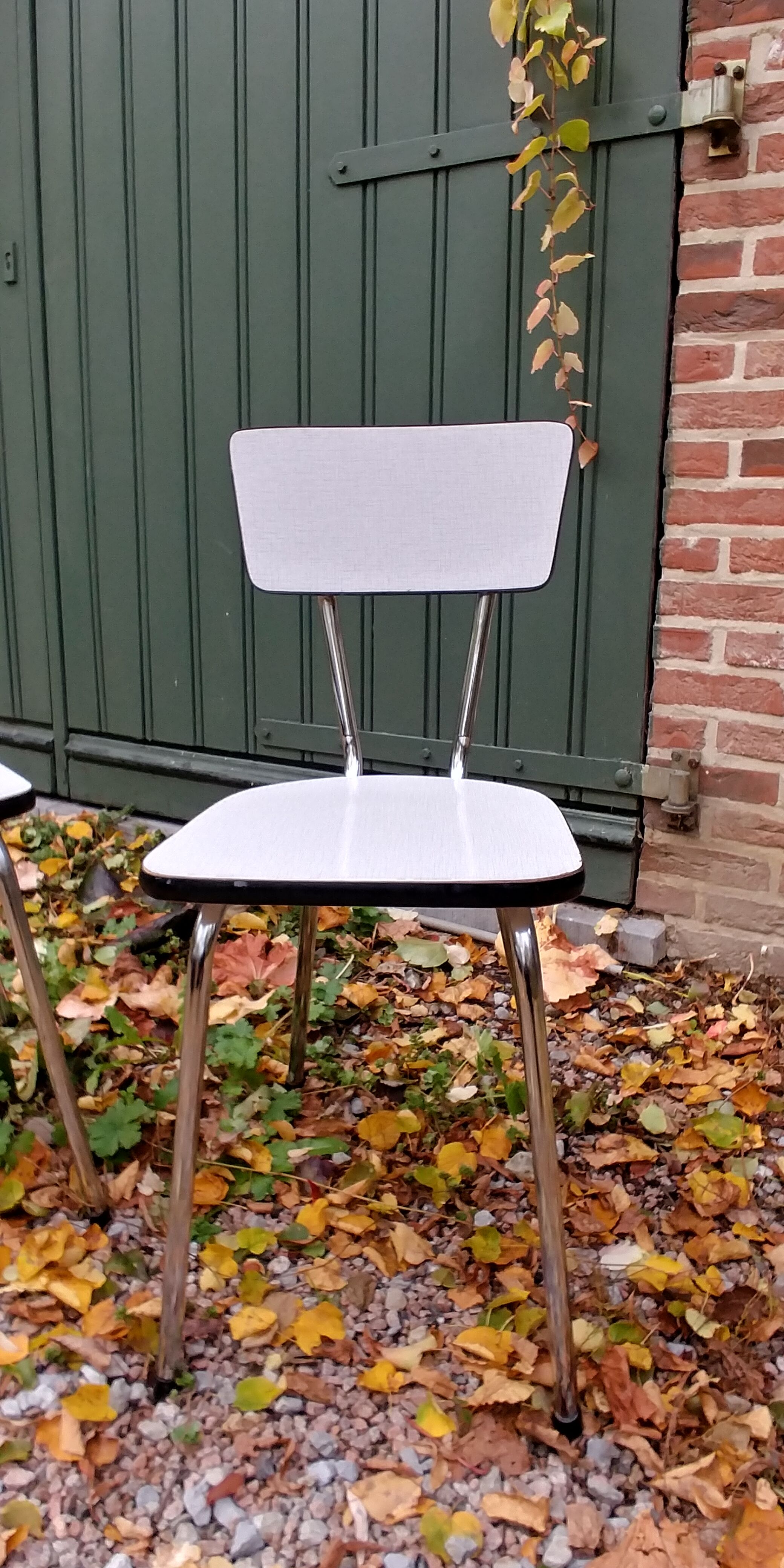 Pair of chairs in formica