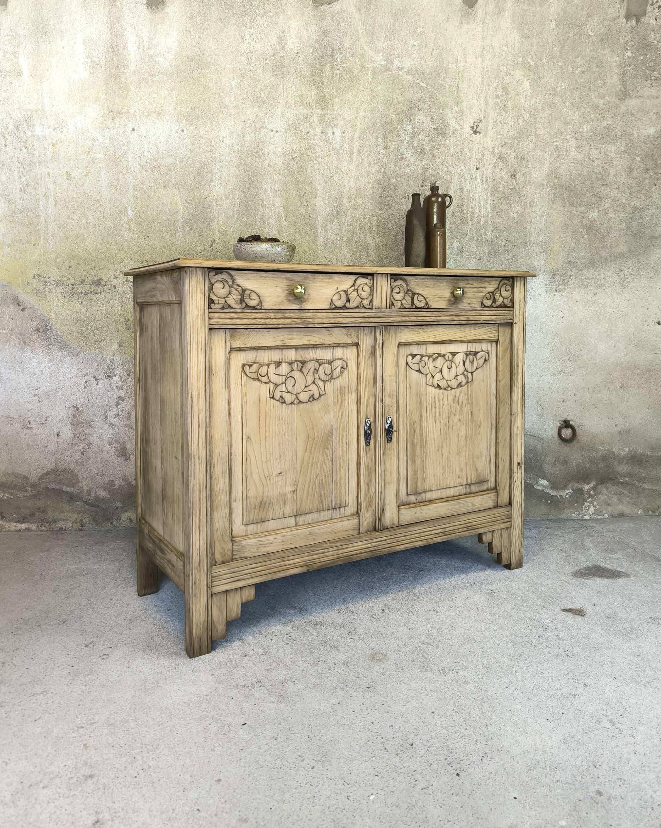 Buffet parisien vintage art déco en bois massif.
