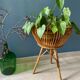 Porte plante ou revues en rotin vintage 1950