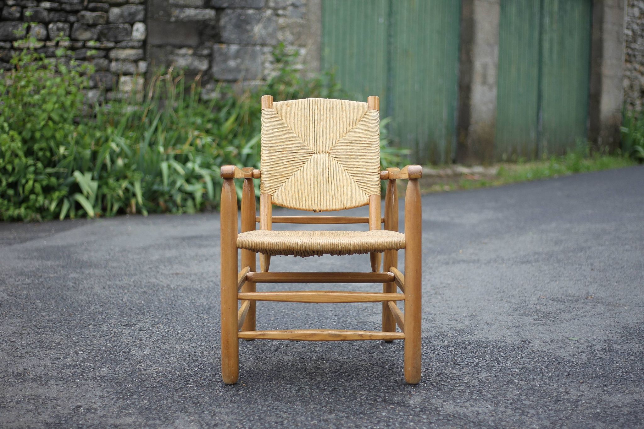 Charlotte Perriand armchair model 21 Chamrousse, French designer armchair
