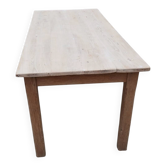 Farm table