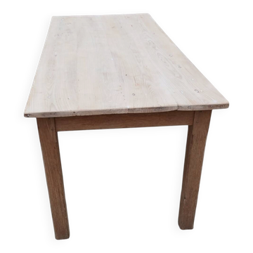 Farm table