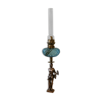 lampe à pétrole montée sur statue de bronze fin XIXème siècle