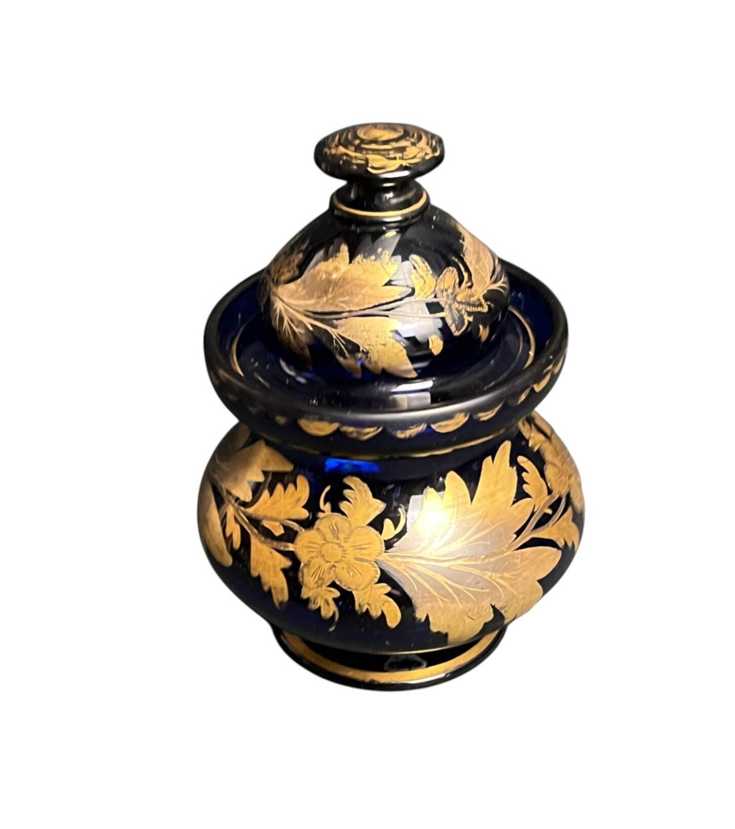 Antique covered pot or sugar bowl in blue and gold glass, early 20th century