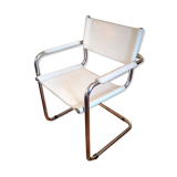 Cantilever armchair in smooth leather upholstery