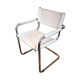 Fauteuil cantilever en cuir sellerie lisse