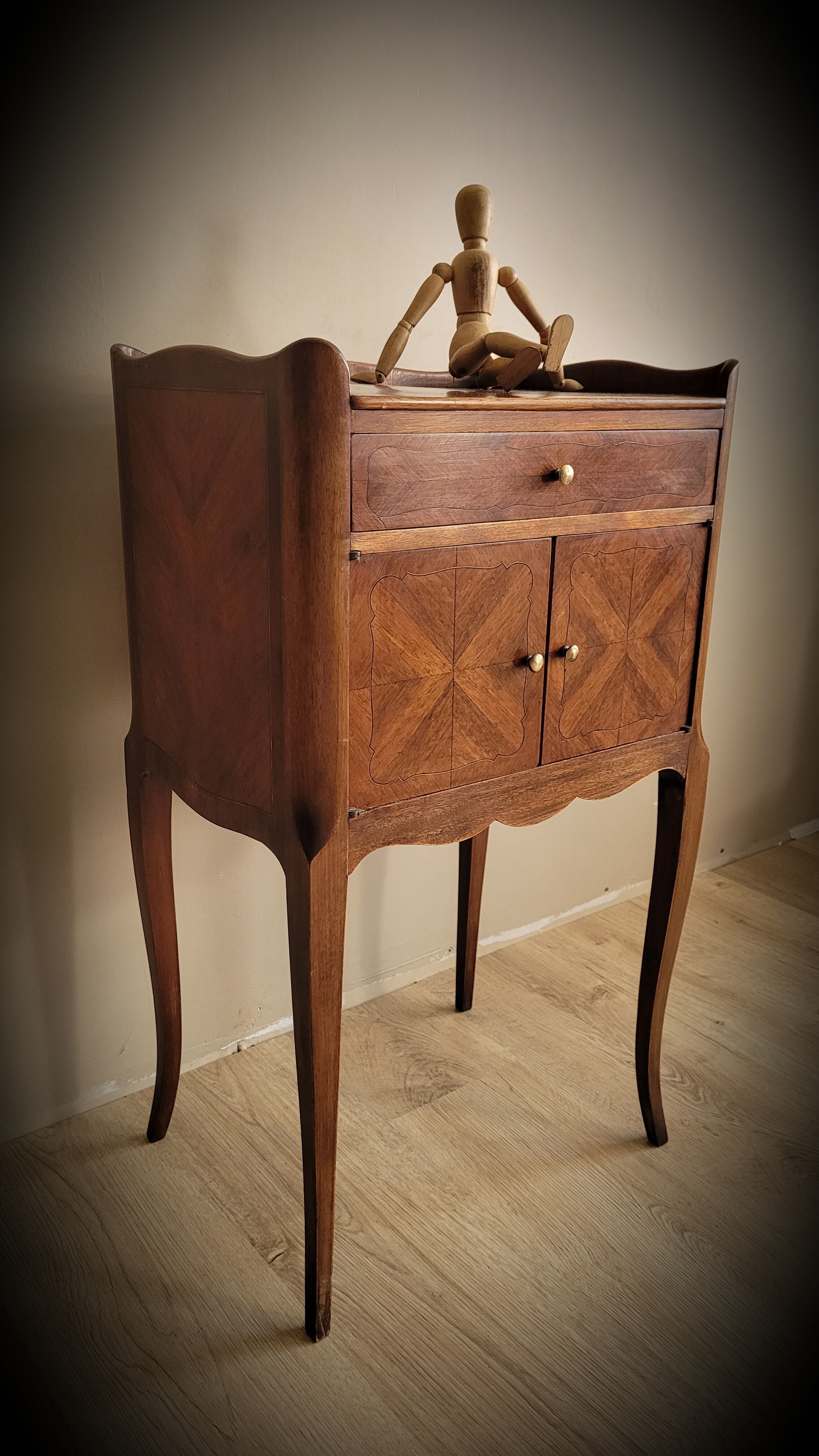Bedside regency 2P 1T