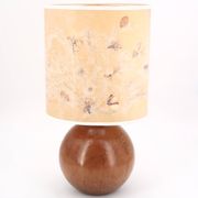 Lampe boule en bois, abat jour avec fleurs séchées