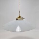 Opaline suspension