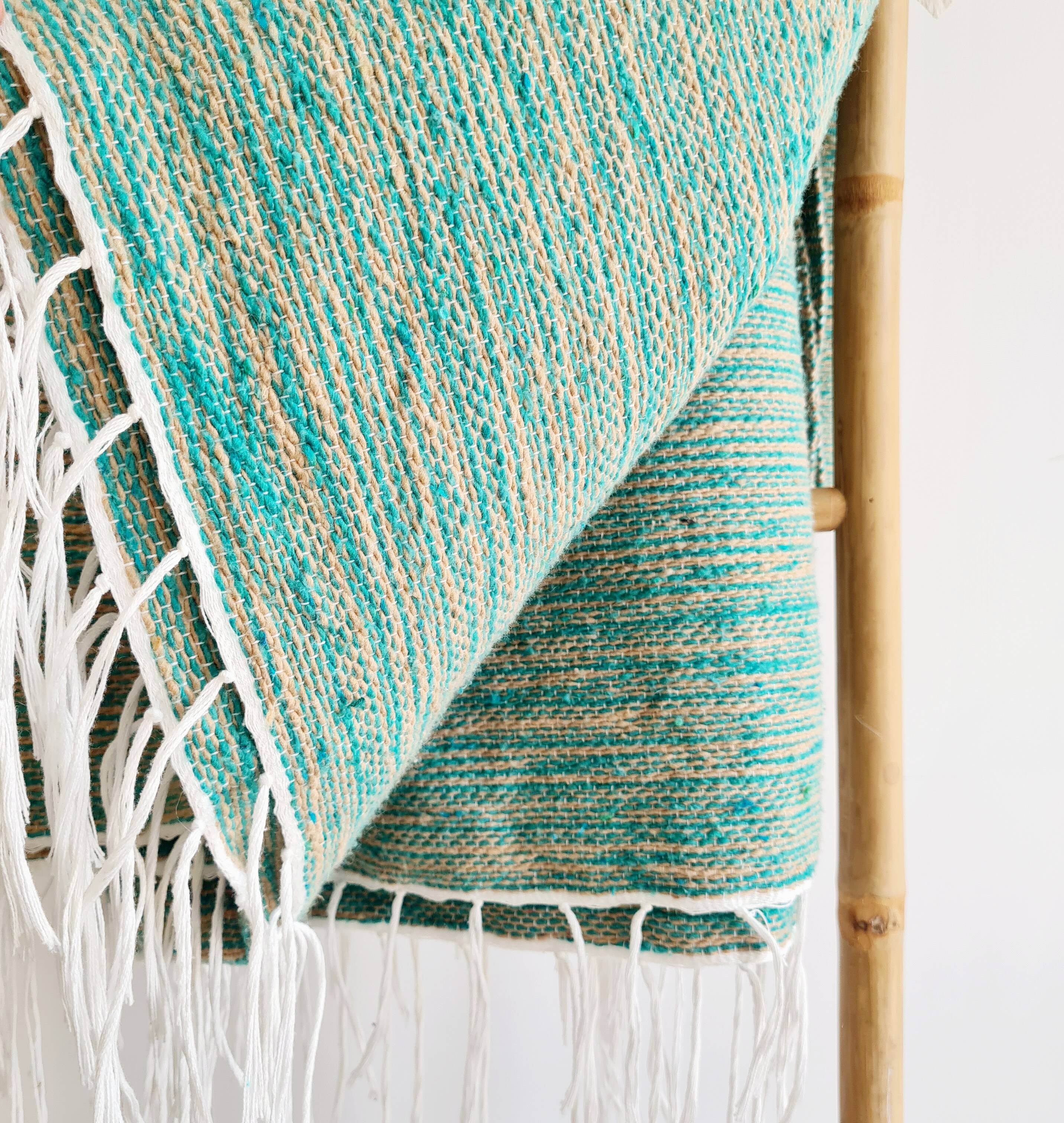 Handwoven green plaid with fine striped linen - fine fringes