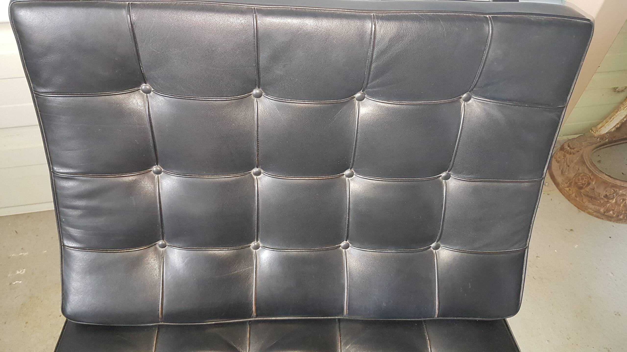 Paire de chauffeuse Barcelona de Mies Van Der Rohe, Knoll
