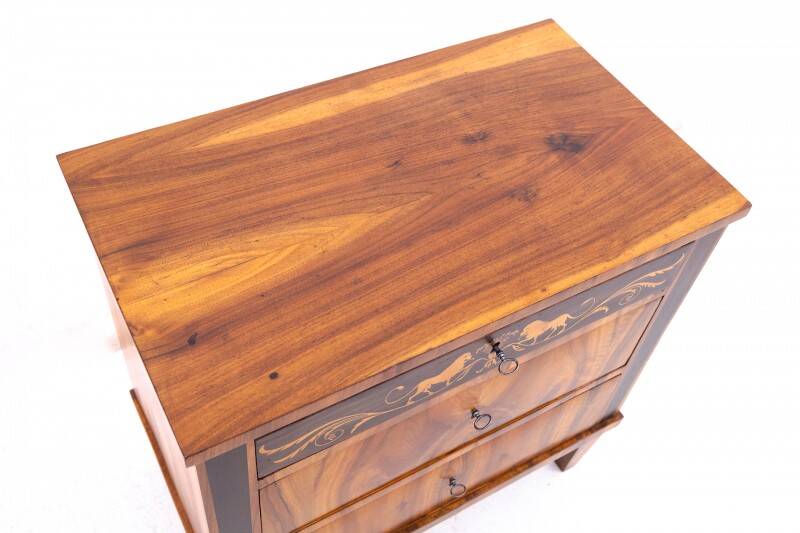 Commode en noyer unique, Allemagne, vers 1890. Après restauration.