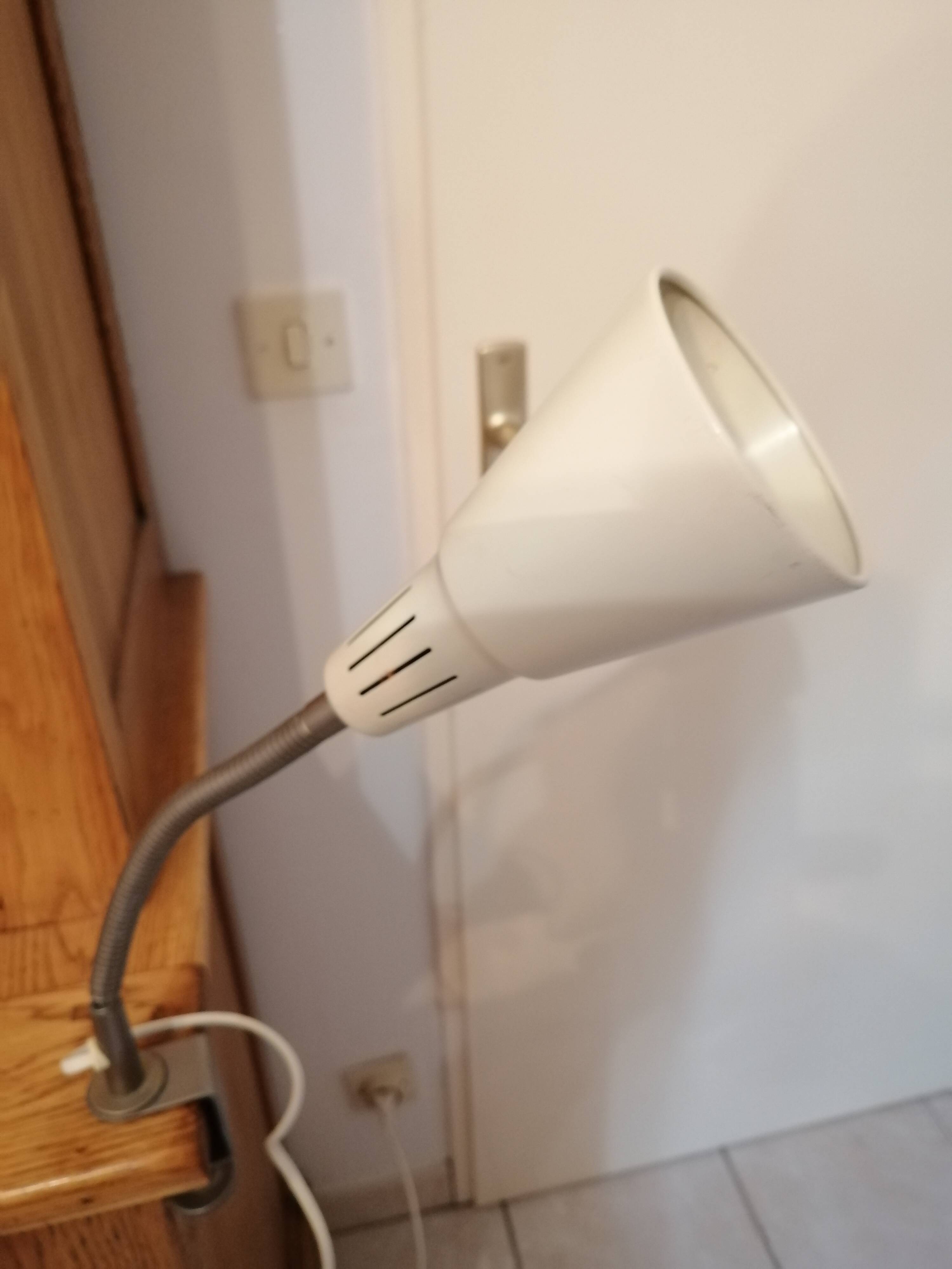 Desk clip lamp