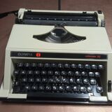 Machine à écrire Olympia Conformatic 242 vintage 1970