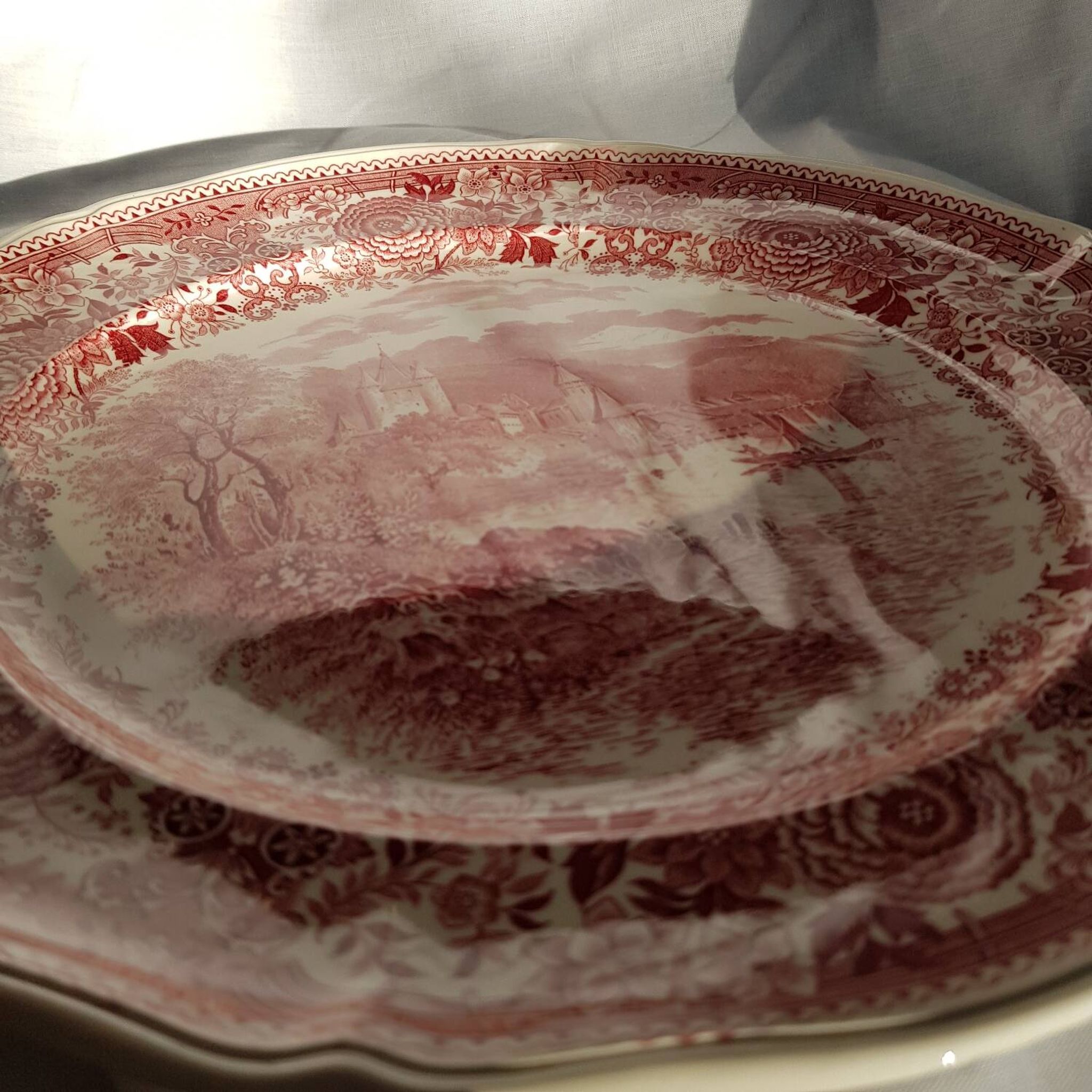 Villleroy & Boch Burgenland grand plat de service/gâteau rouge