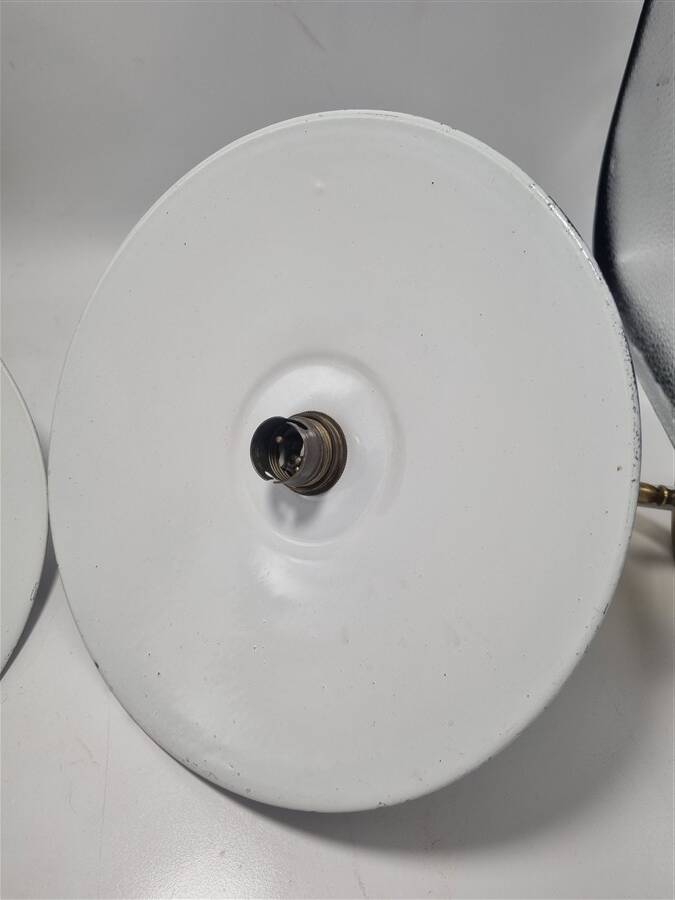 Wall lights in enamelled sheet metal