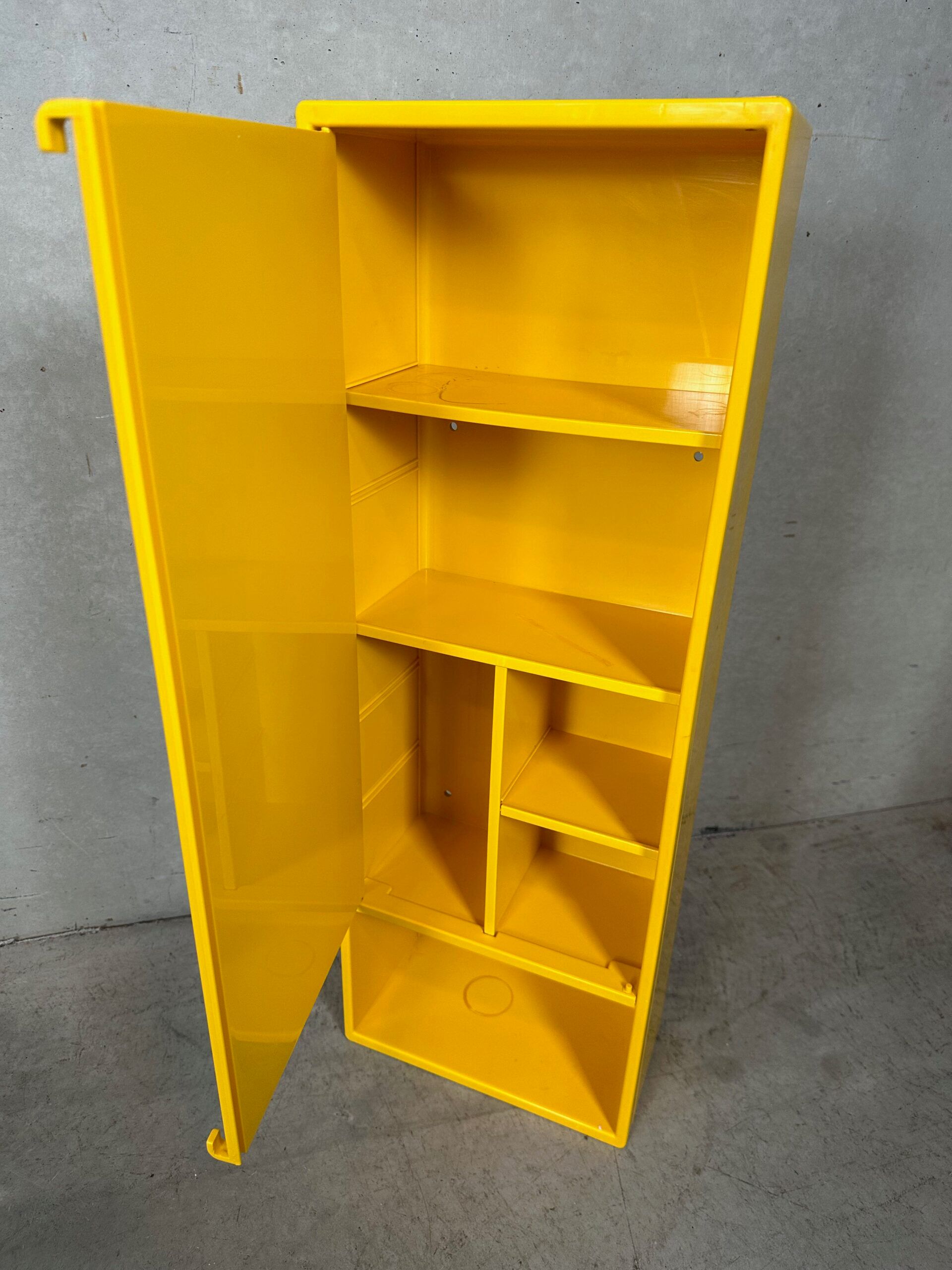 Vintage yellow medicine cabinet – olaf von bohr – gedy italy