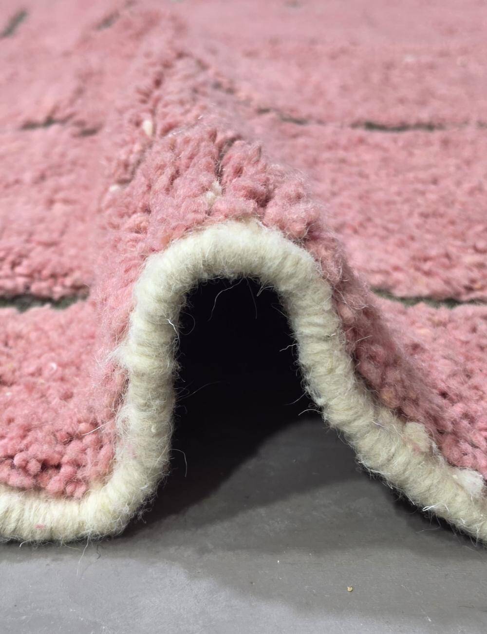 Contemporary Pink Rug - 240 x 185 cm