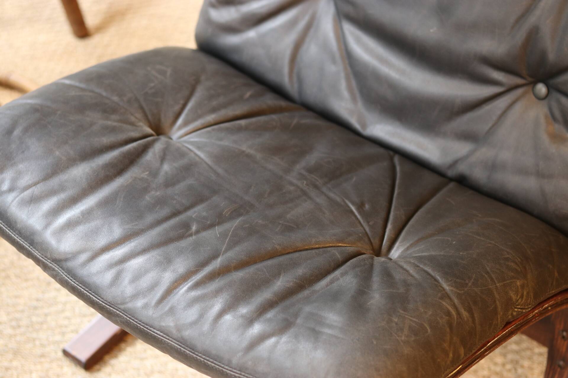 Fauteuil Siesta, Ingmar Relling, cuir anthracite