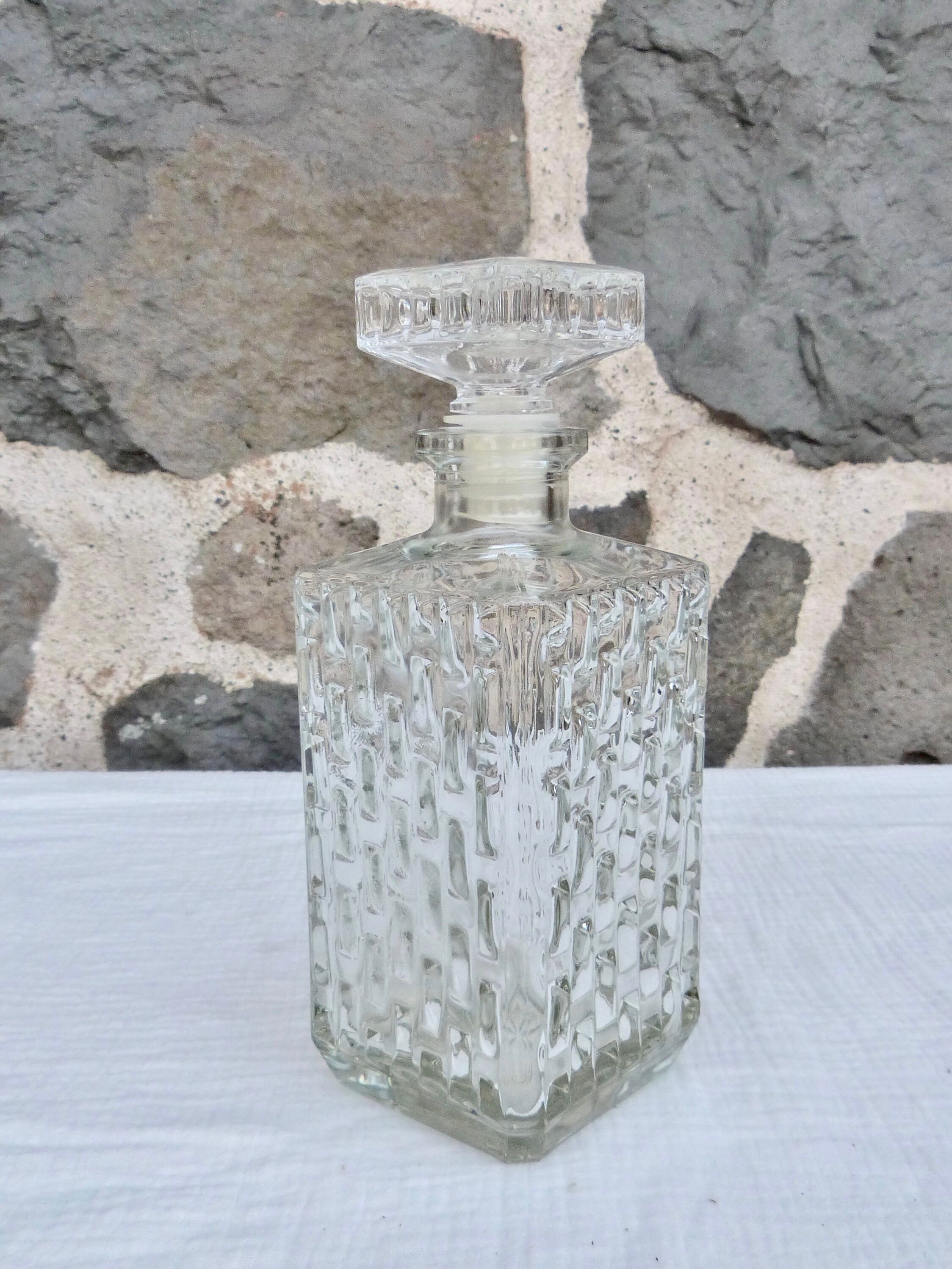 Glass whisky decanter