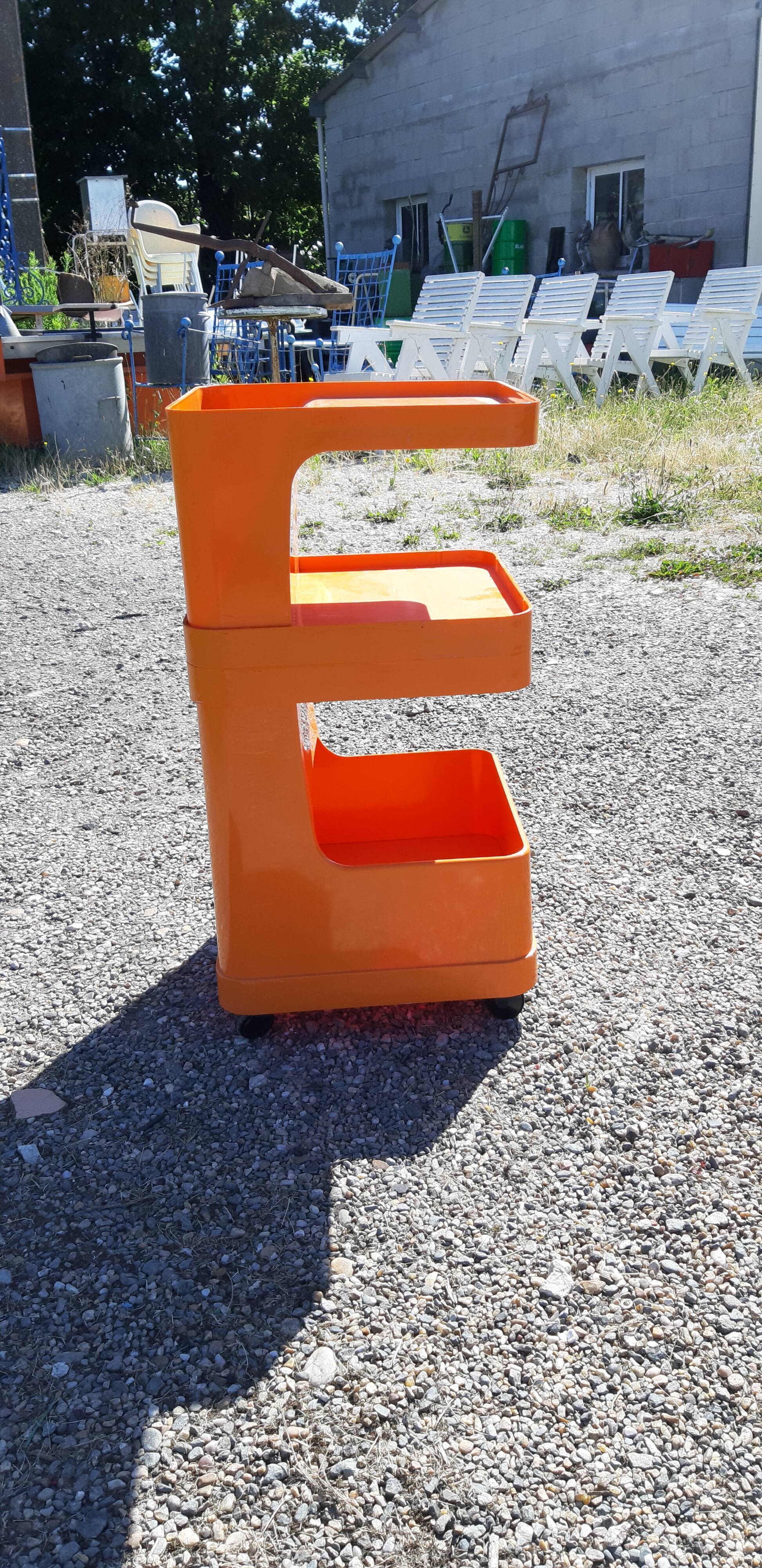 Modulable vintage furniture