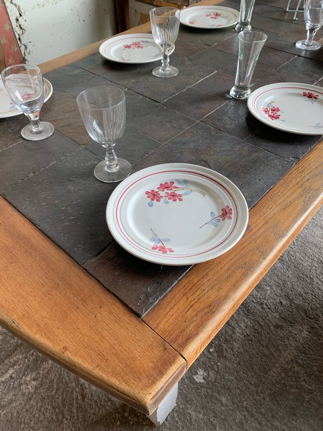 6 vintage floral ceramic dinner plates – retro country style