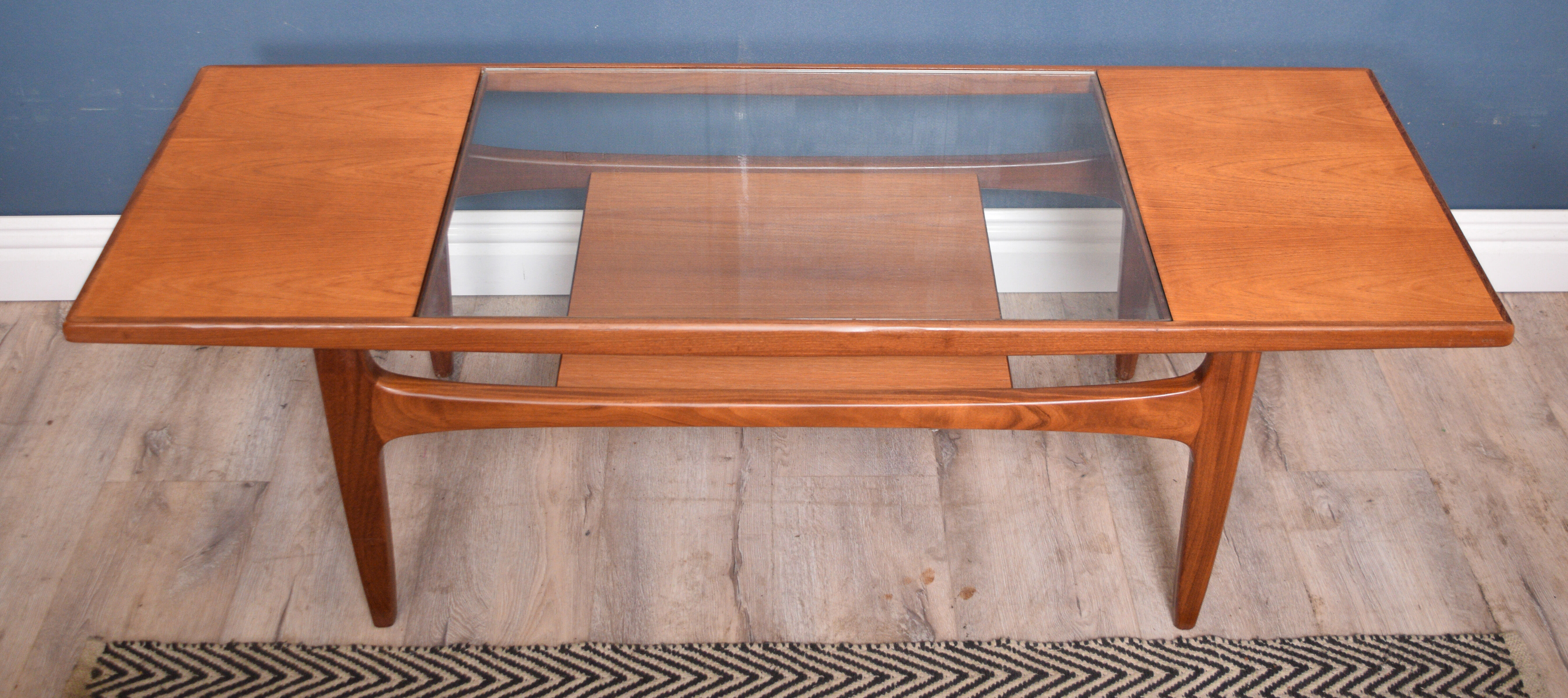 Table à café  G Plan Long John en teck des années 1960