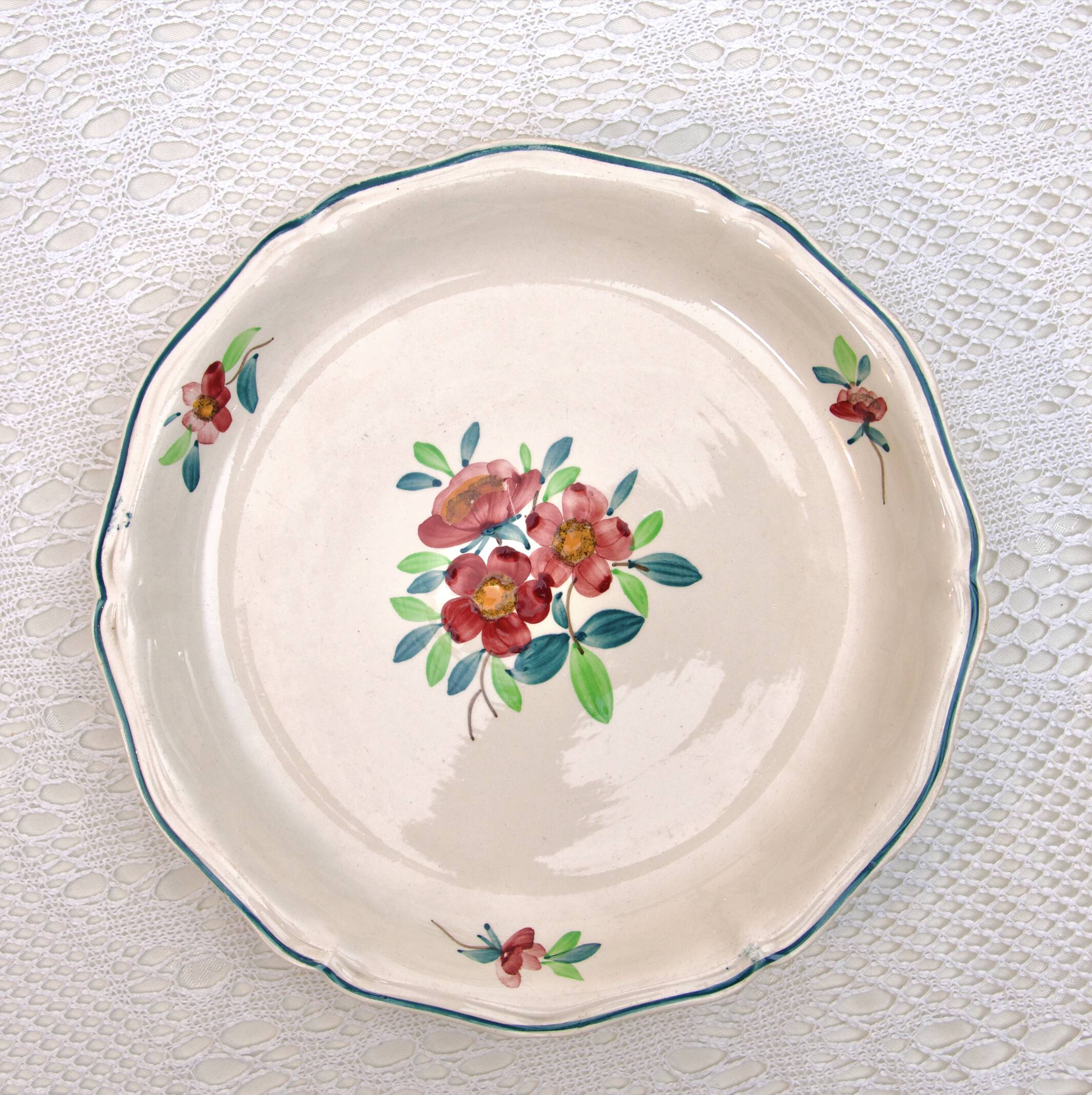 Dish on pedestal 19th century Sarreguemines Amazonas