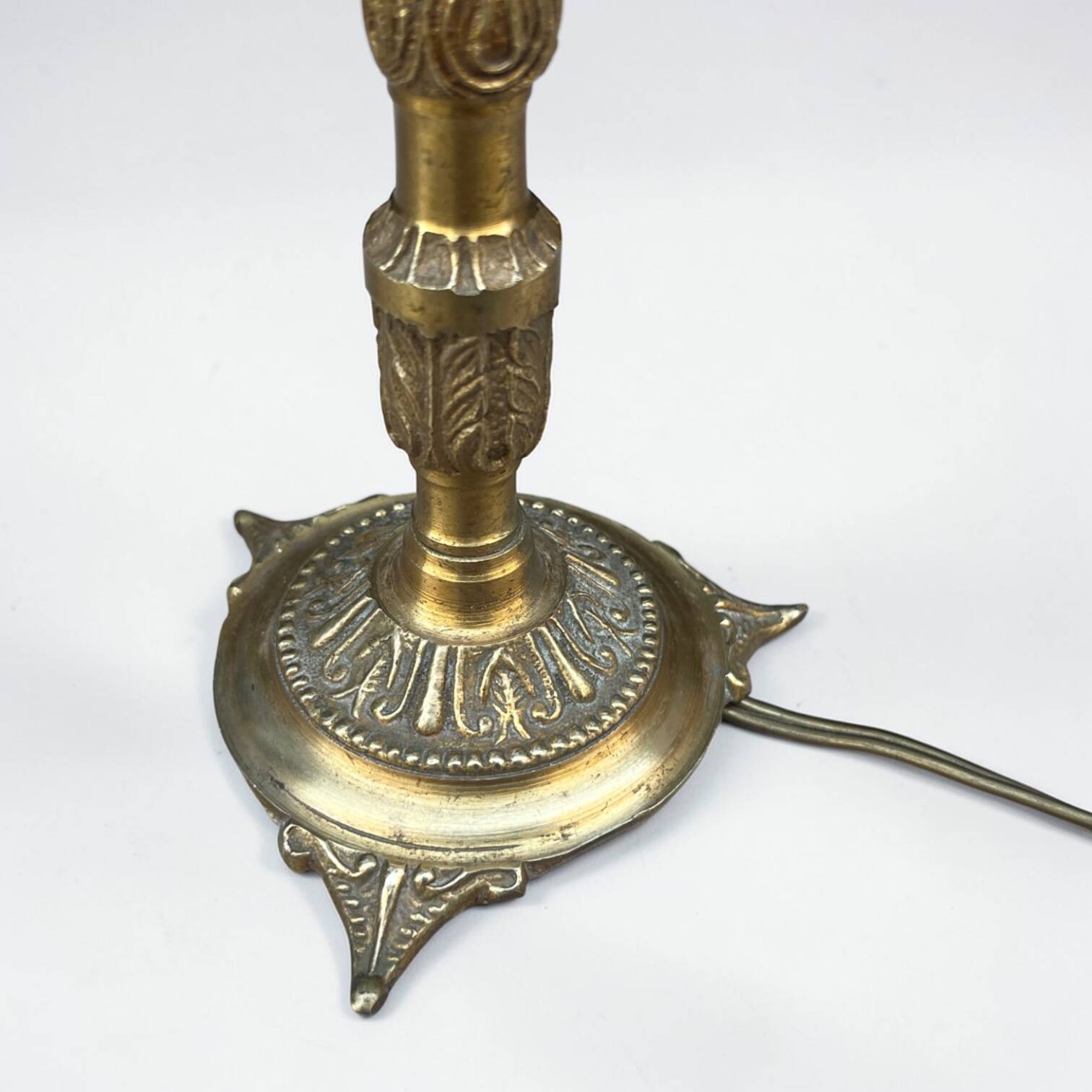 Art Nouveau lamp in bronze and orange marbled glass, 1920.