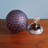 Plafonnier art déco en verre satiné alvéolé couleur aubergine, 1930