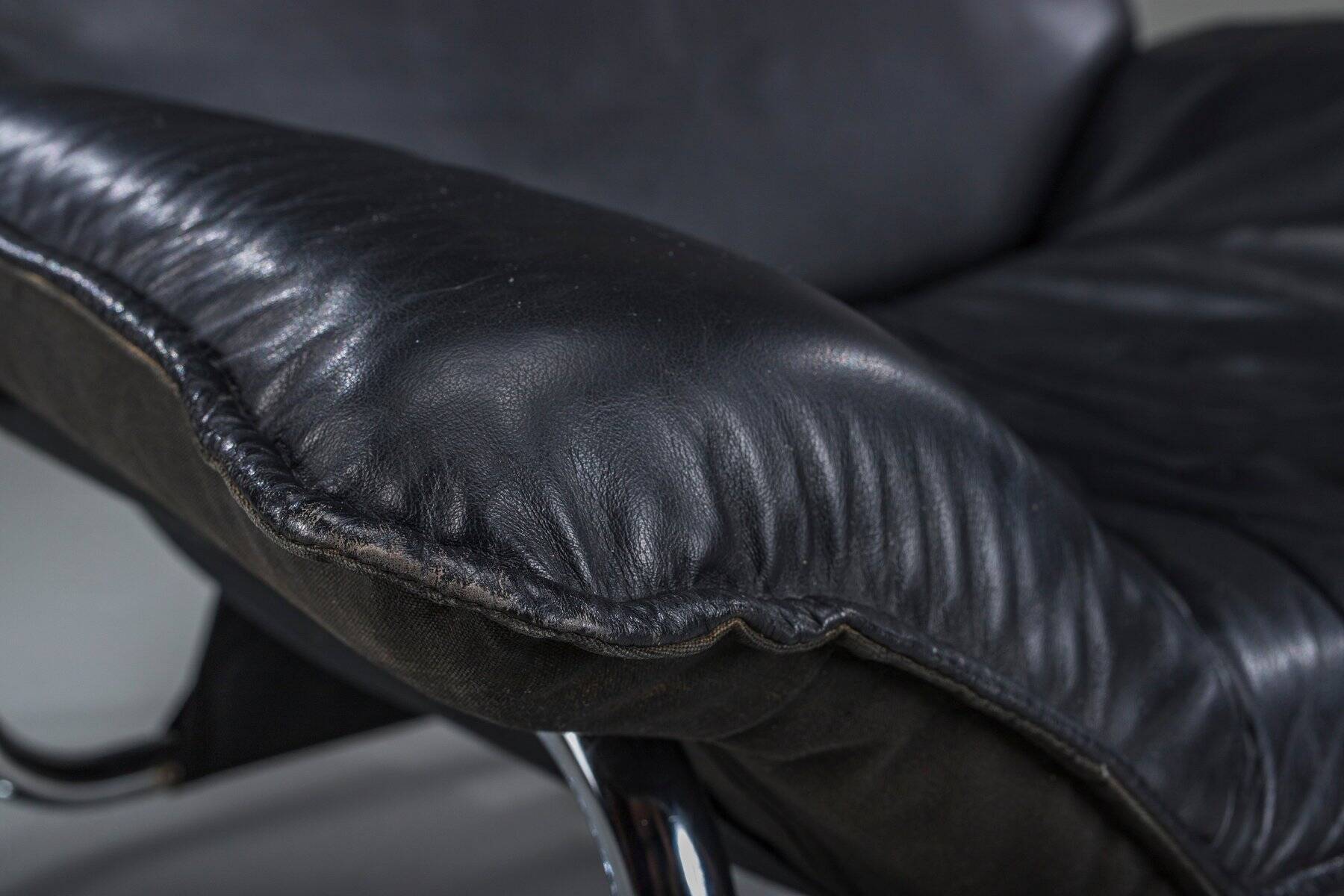 Bauhaus lounge chair in black leather attributed to Johan Bertil Häggström for Swed-Form / Ikea, Sweden, 1970s