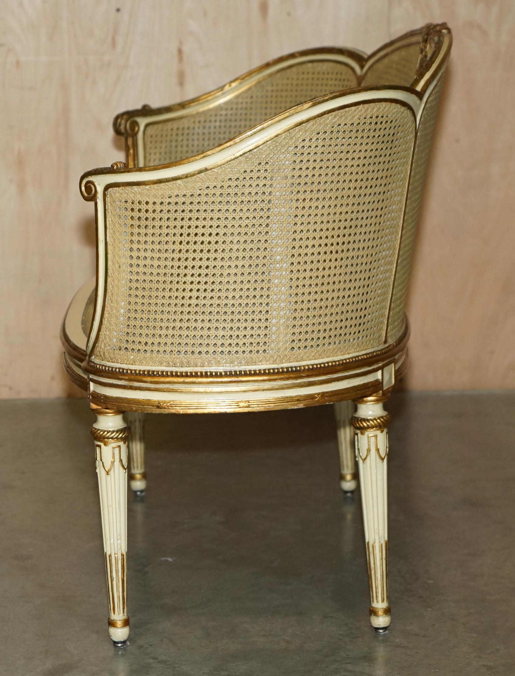 Louis XVI Bergère canapé in gilded wood with double caning