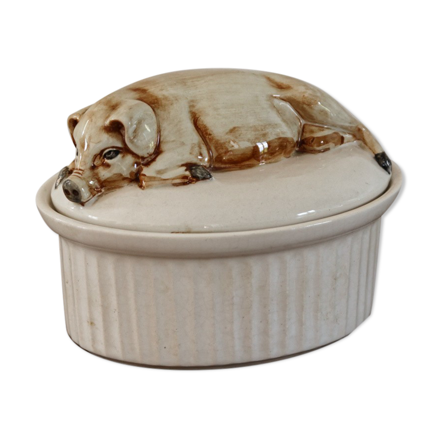 Terrine in faience, pig shape