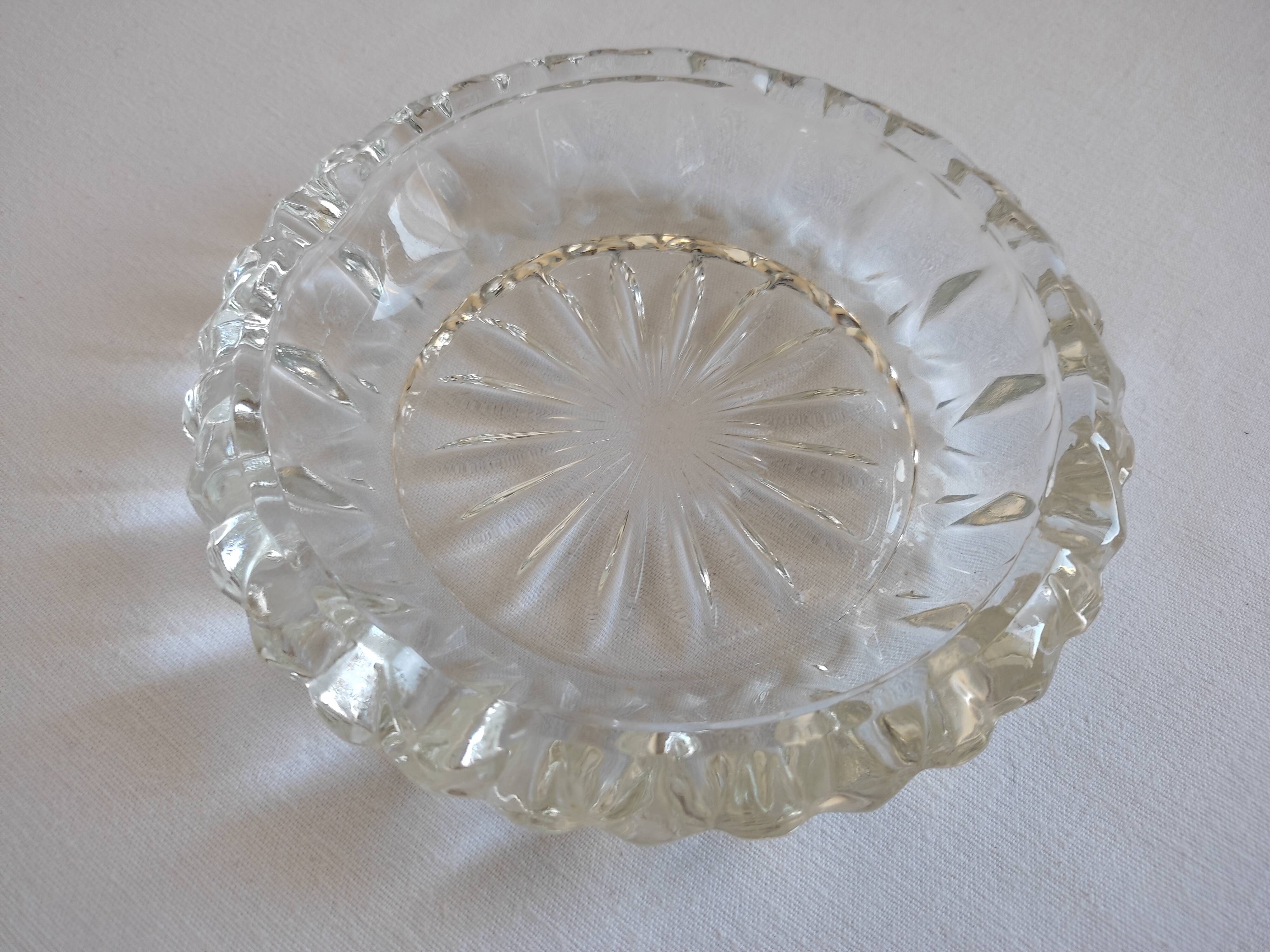 Round glass ashtray
