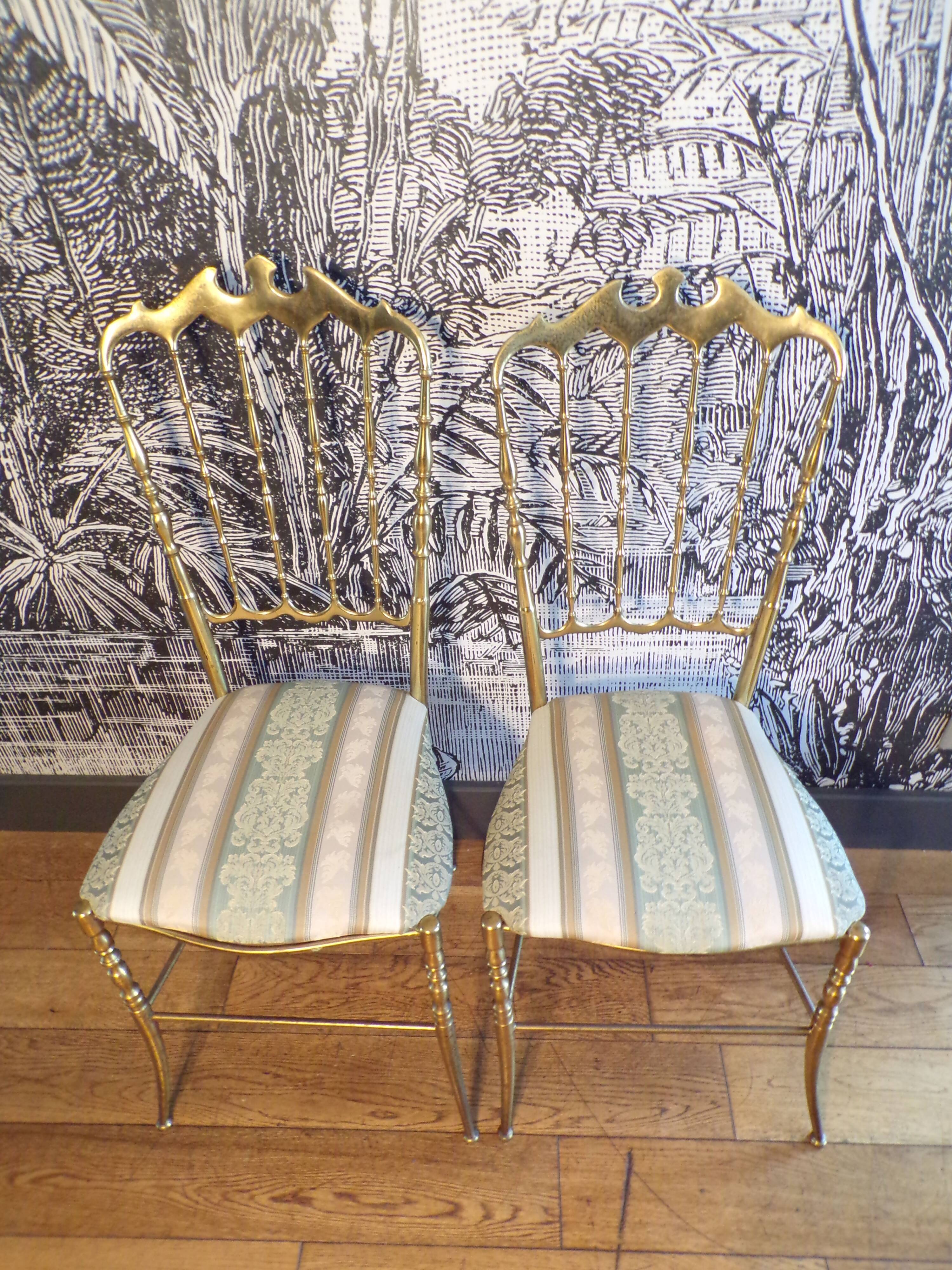 Paire de chaises Chiaviari en laiton