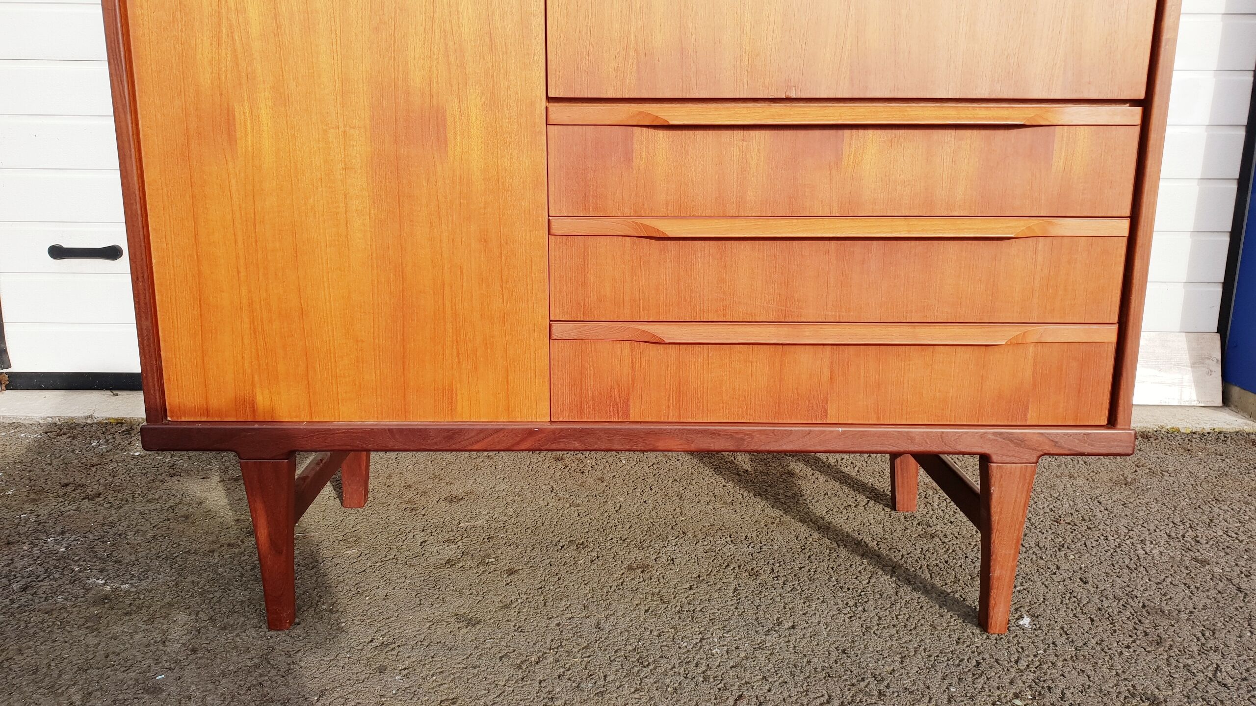 Scandinavian secretary cabinet